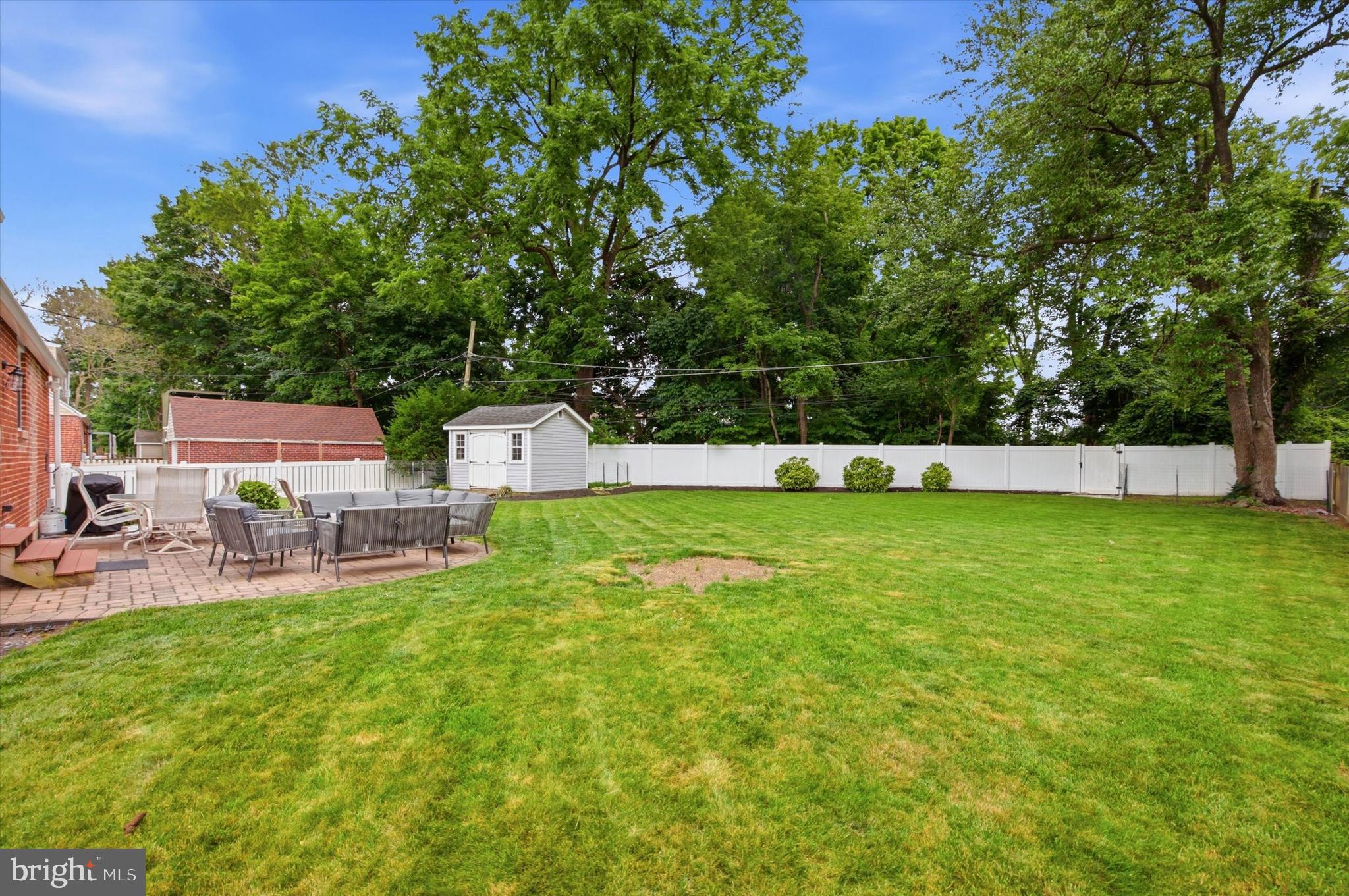 MORELAND MANOR - Residential