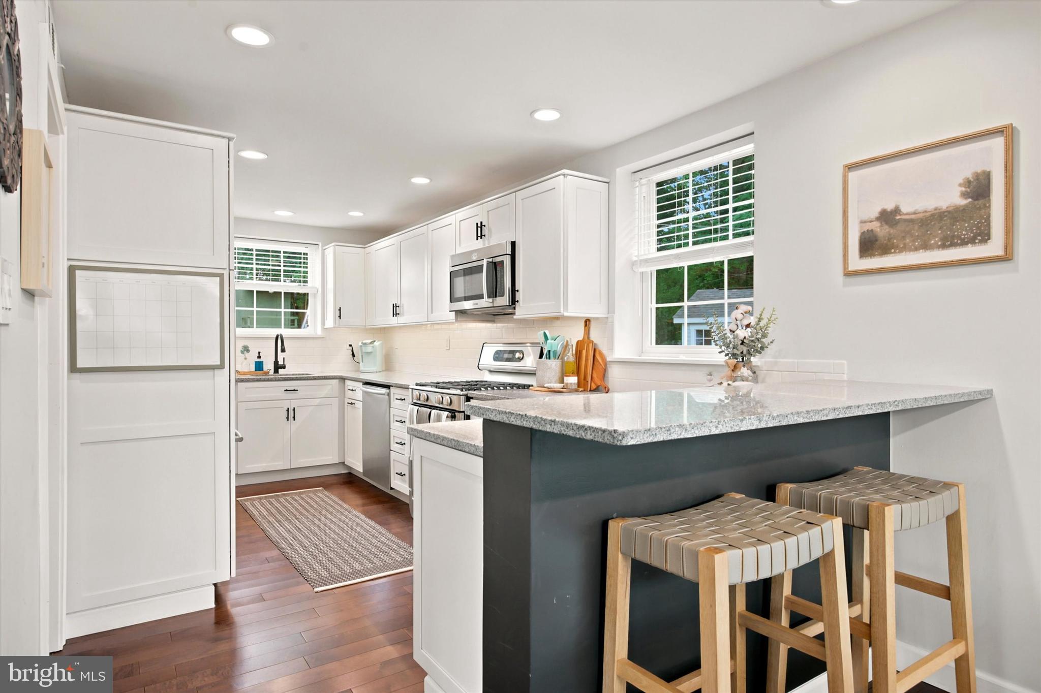 MORELAND MANOR - Residential