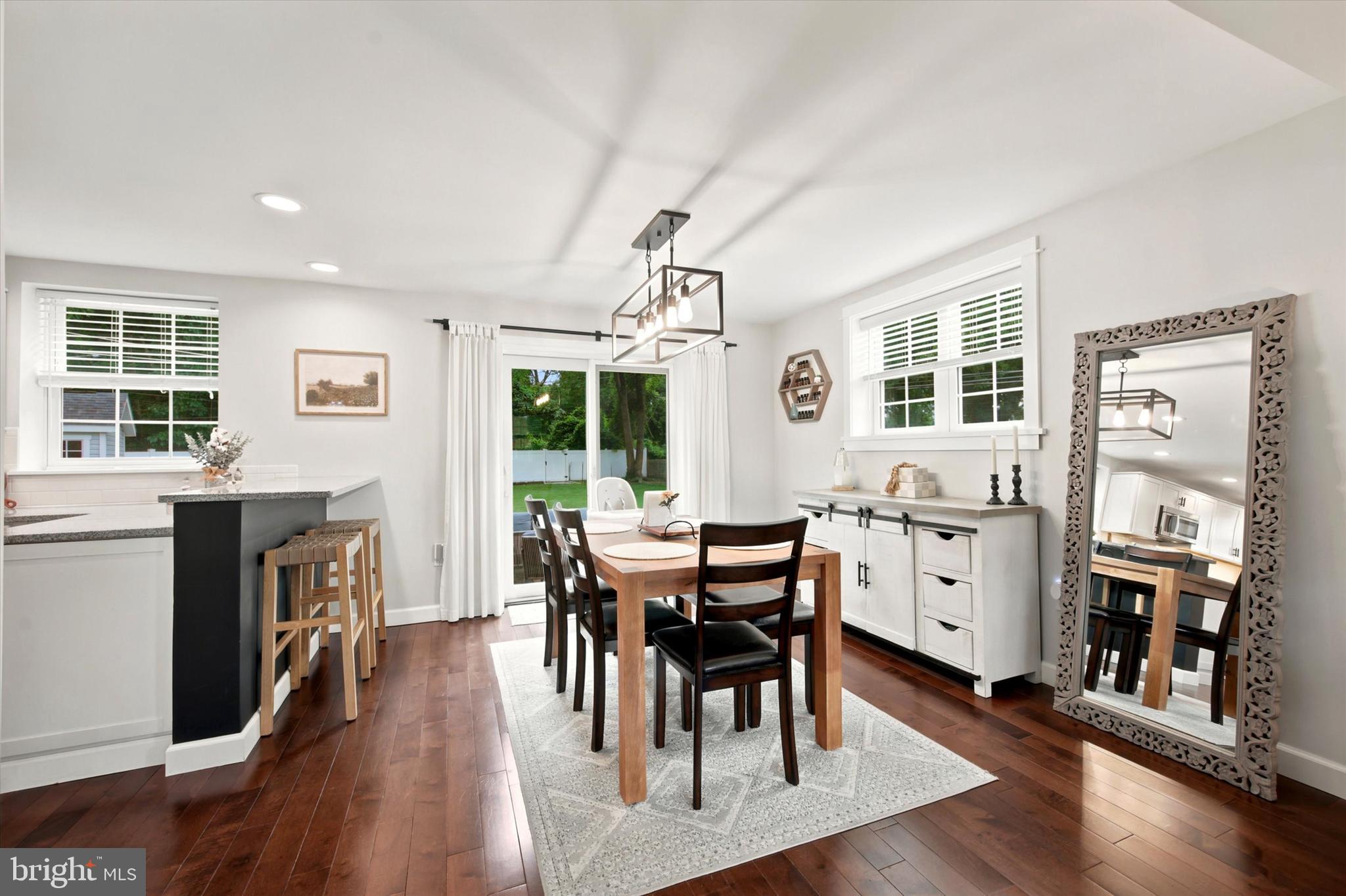 MORELAND MANOR - Residential