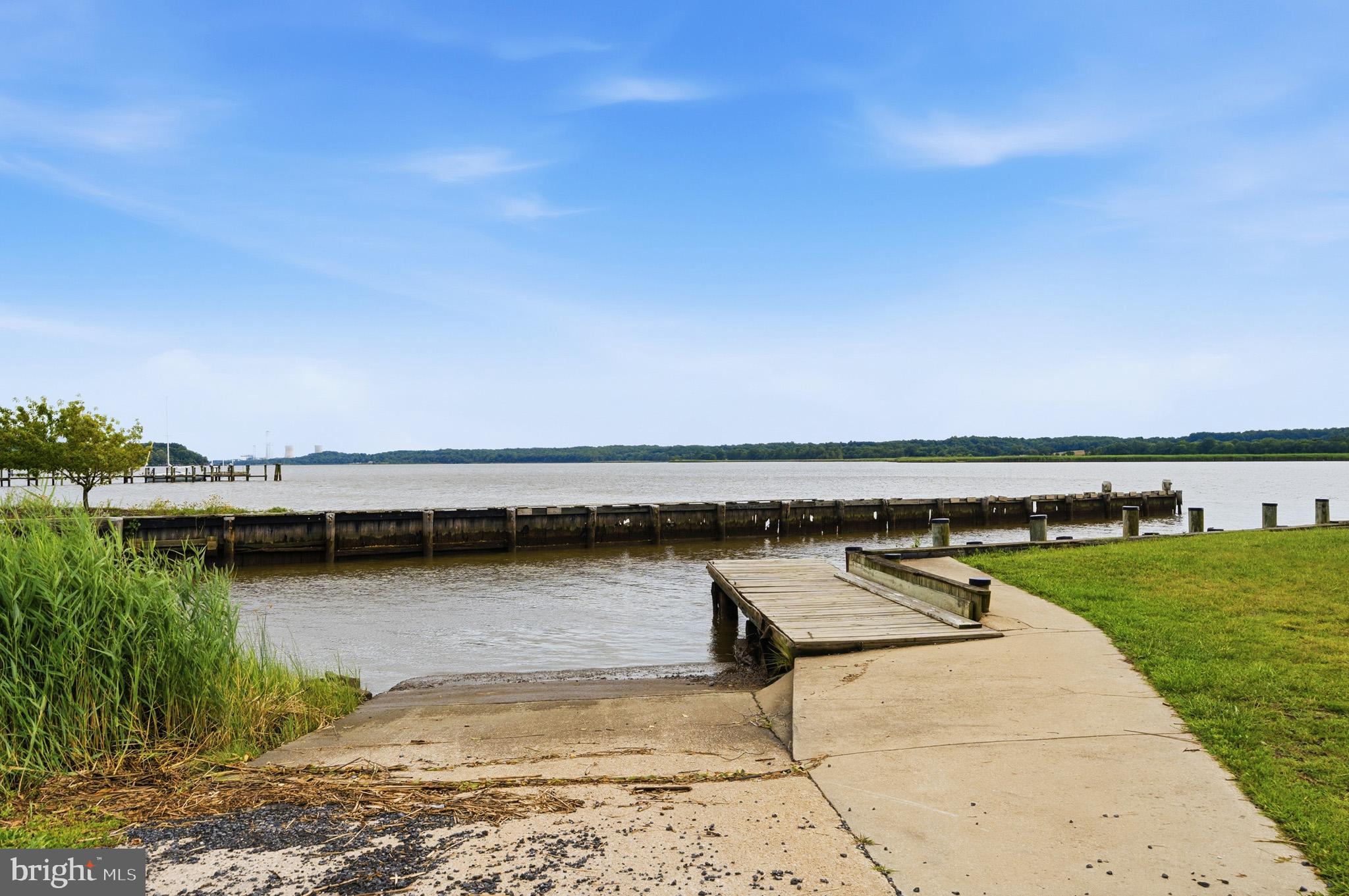 HOLLAND CLIFF SHORES - Residential