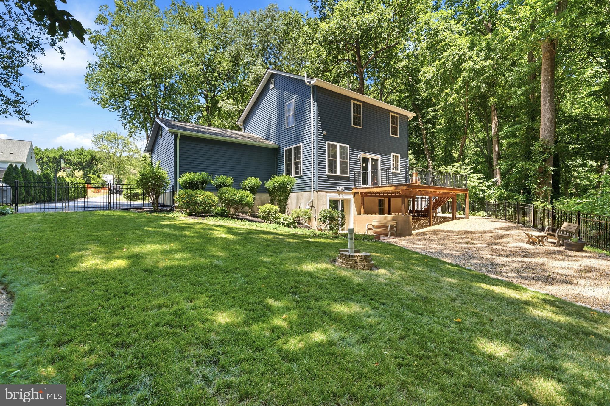 HOLLAND CLIFF SHORES - Residential