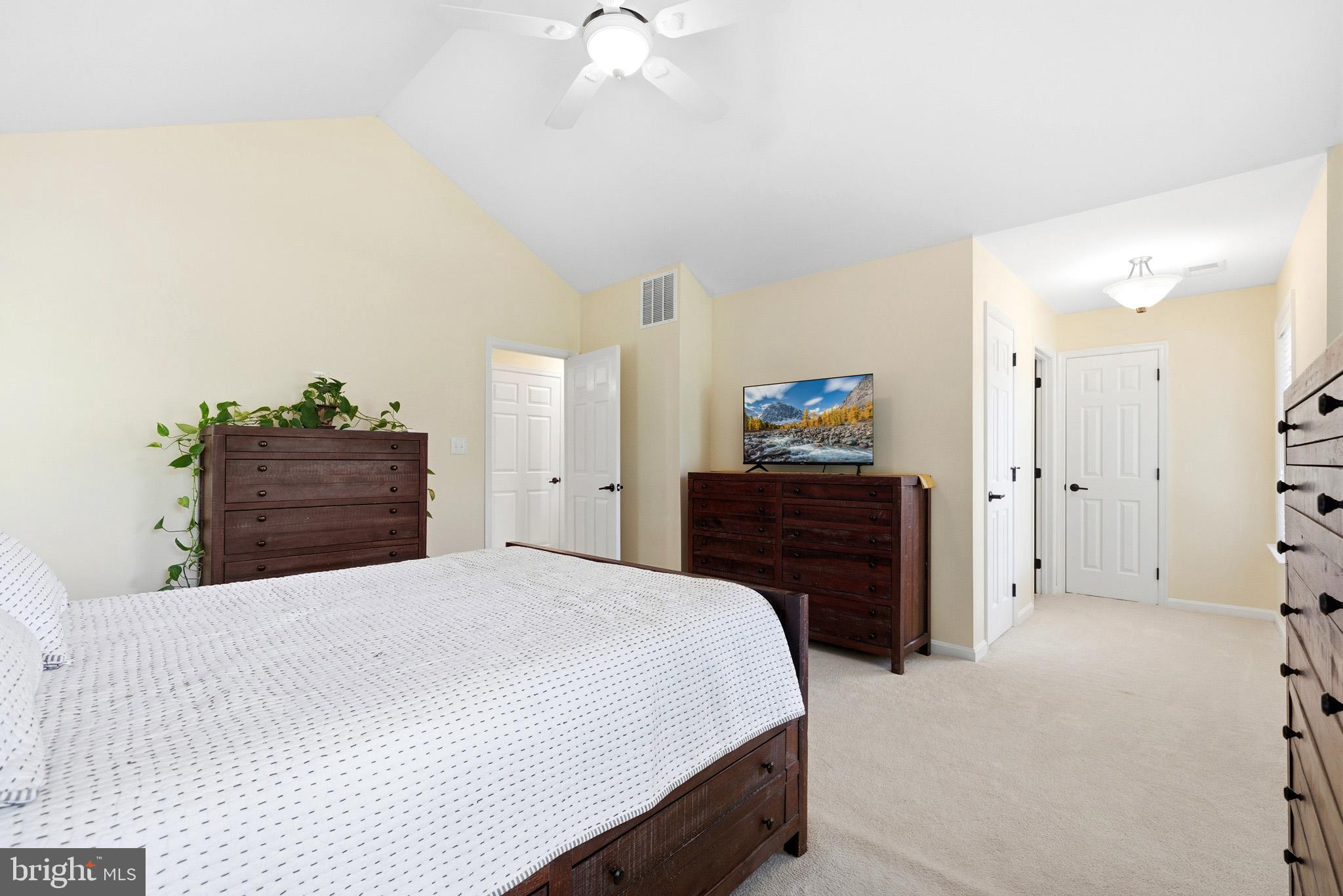 HOLLAND CLIFF SHORES - Residential