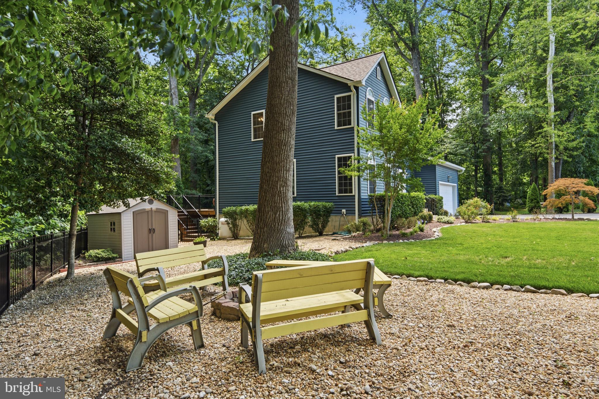 HOLLAND CLIFF SHORES - Residential