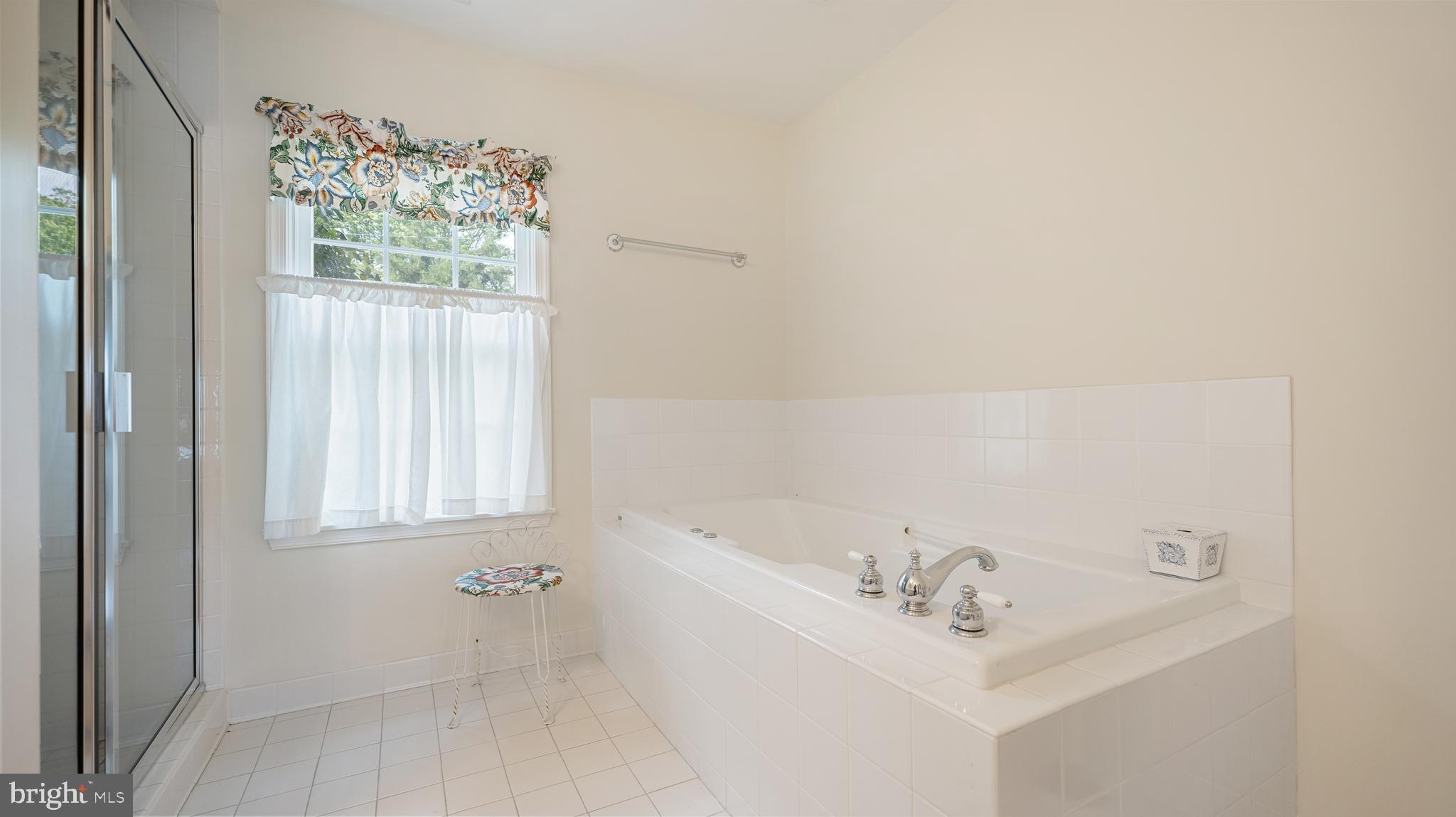 POOLESVILLE OUTSIDE - Residential