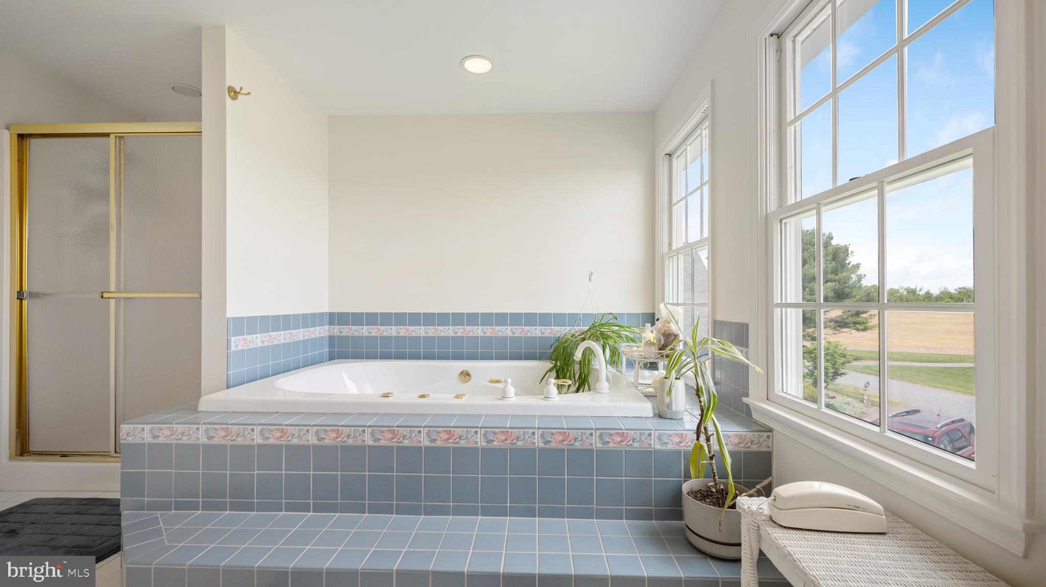 POOLESVILLE OUTSIDE - Residential