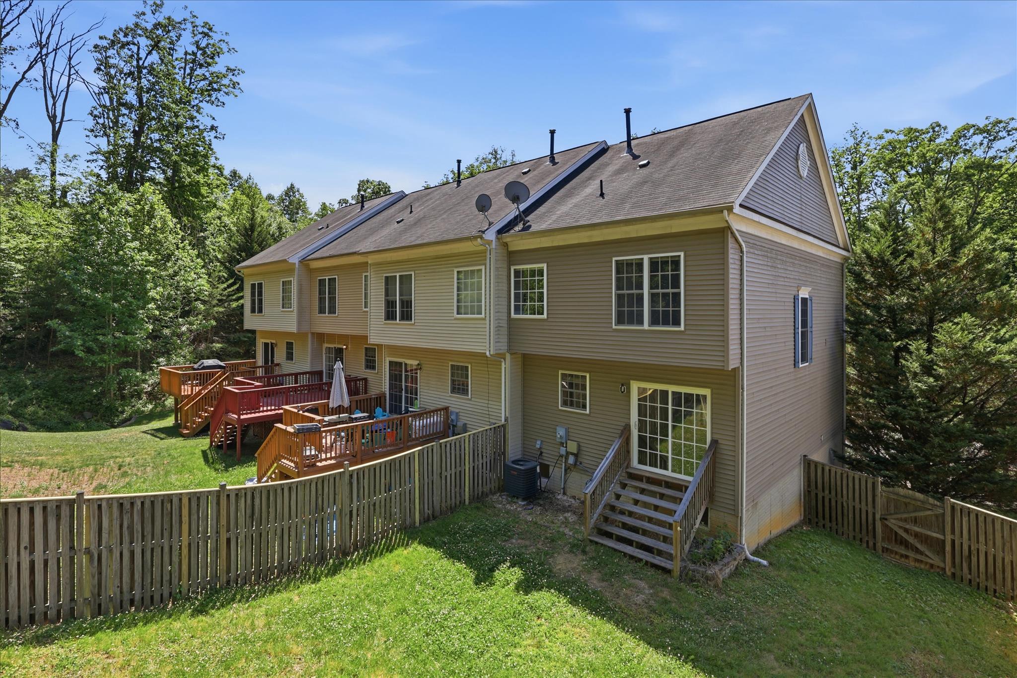 AZALEA WOODS - Residential