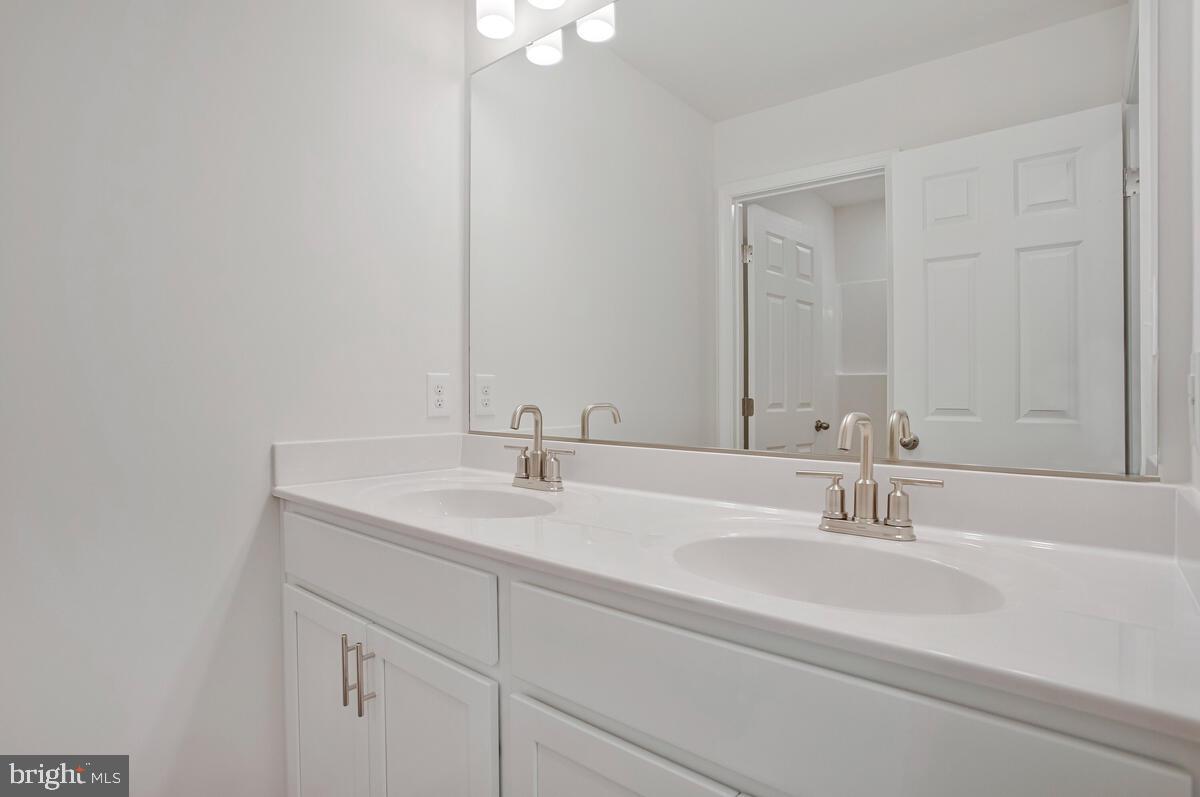 CEDARHURST ON THE BAY - Residential