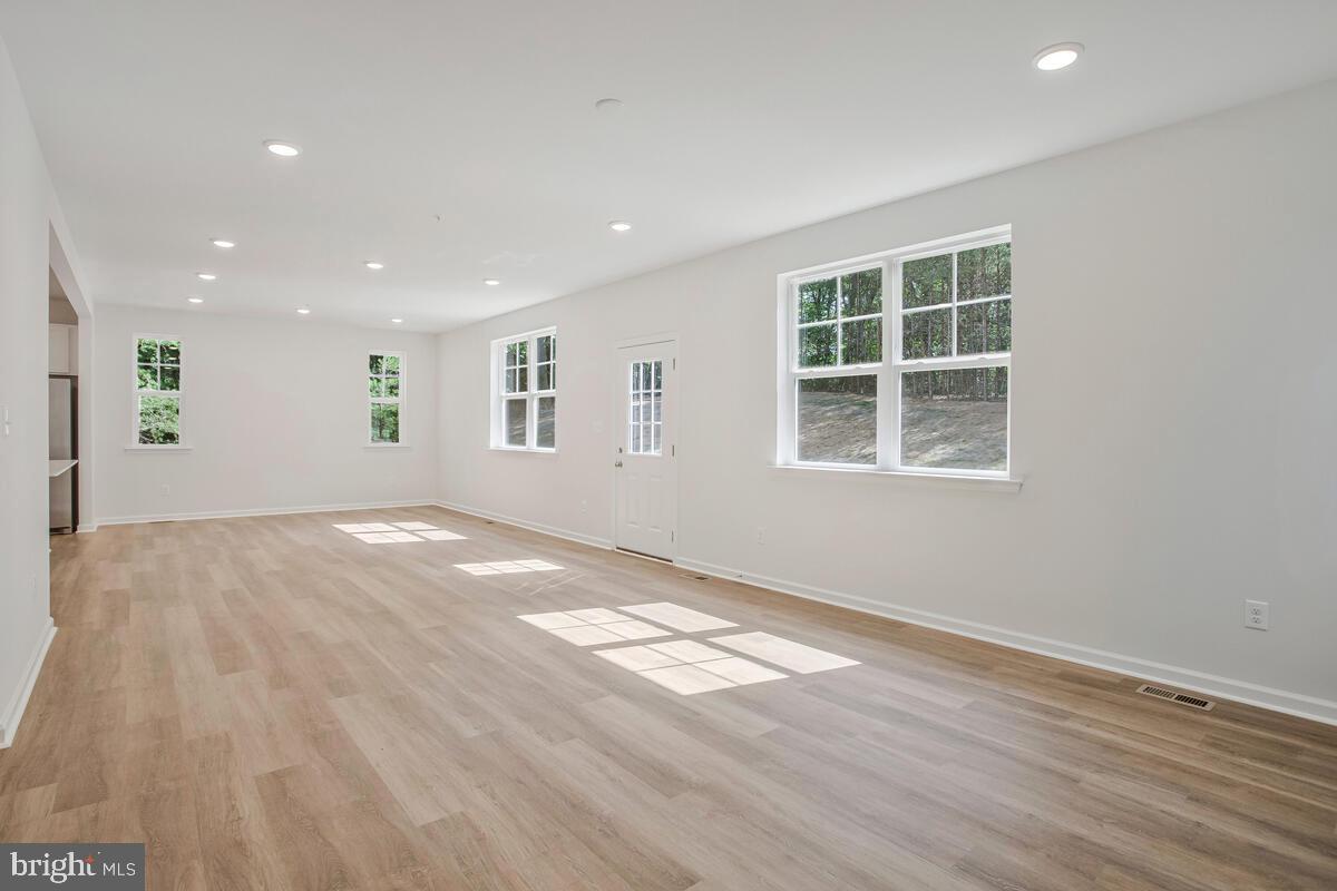CEDARHURST ON THE BAY - Residential