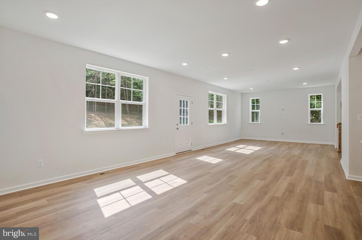 CEDARHURST ON THE BAY - Residential