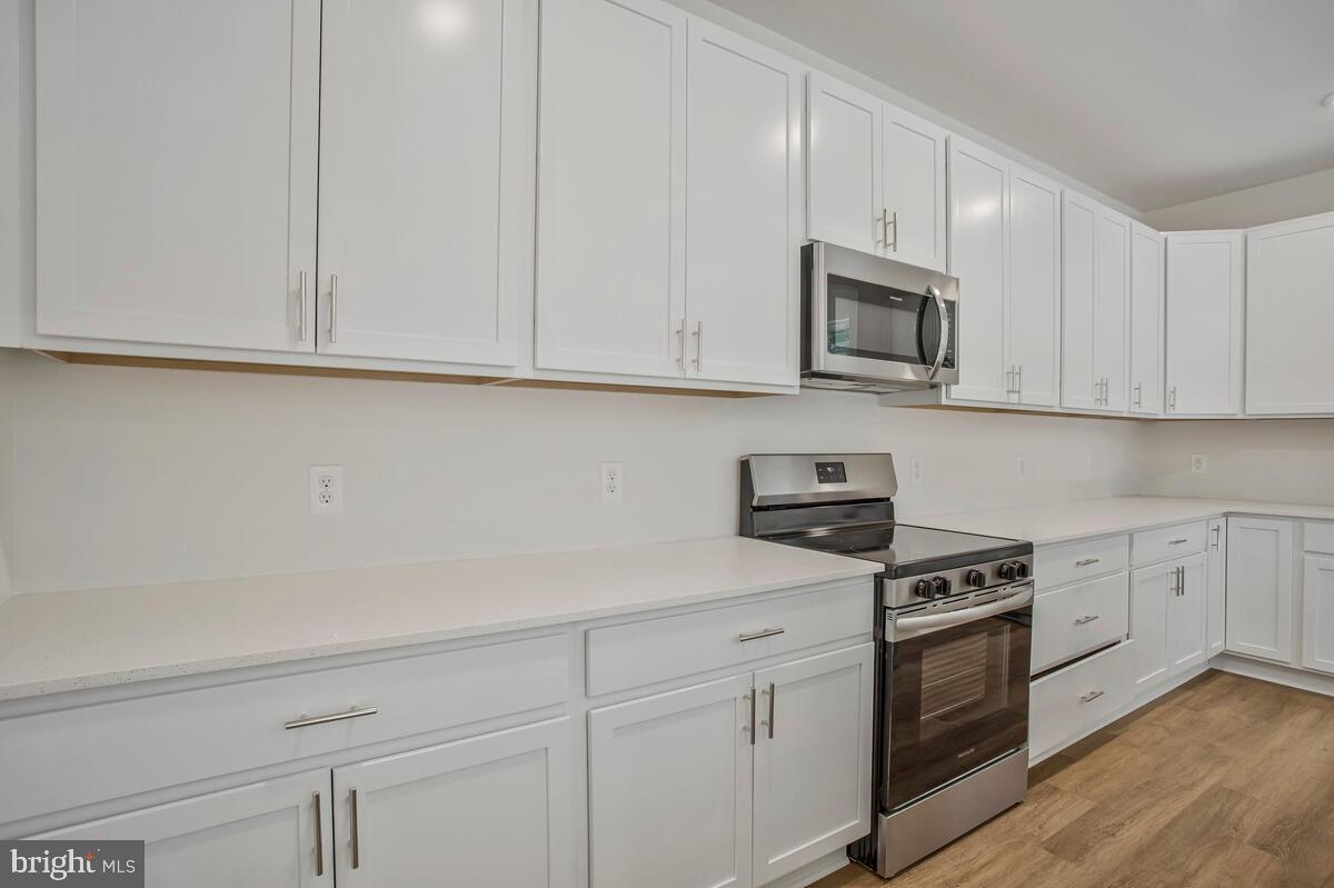 CEDARHURST ON THE BAY - Residential
