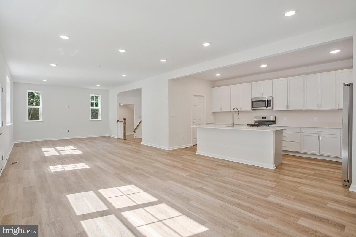 CEDARHURST ON THE BAY - Residential