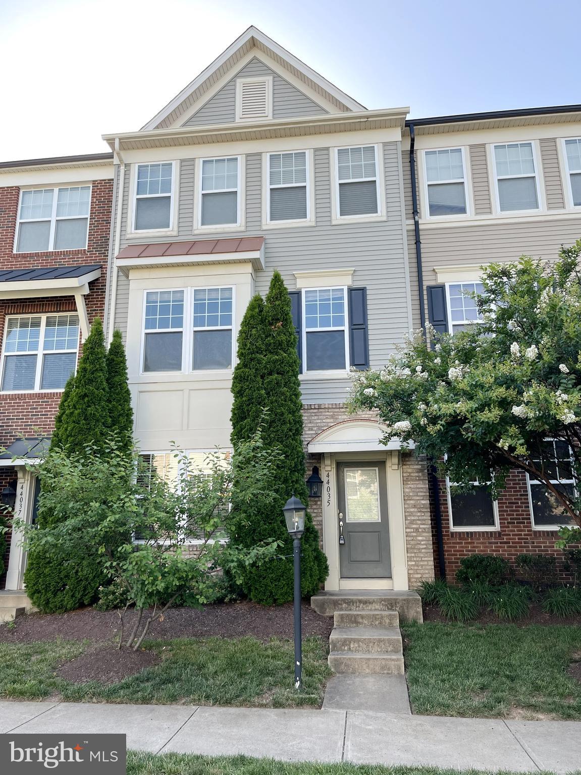 EAST GATE - Residential