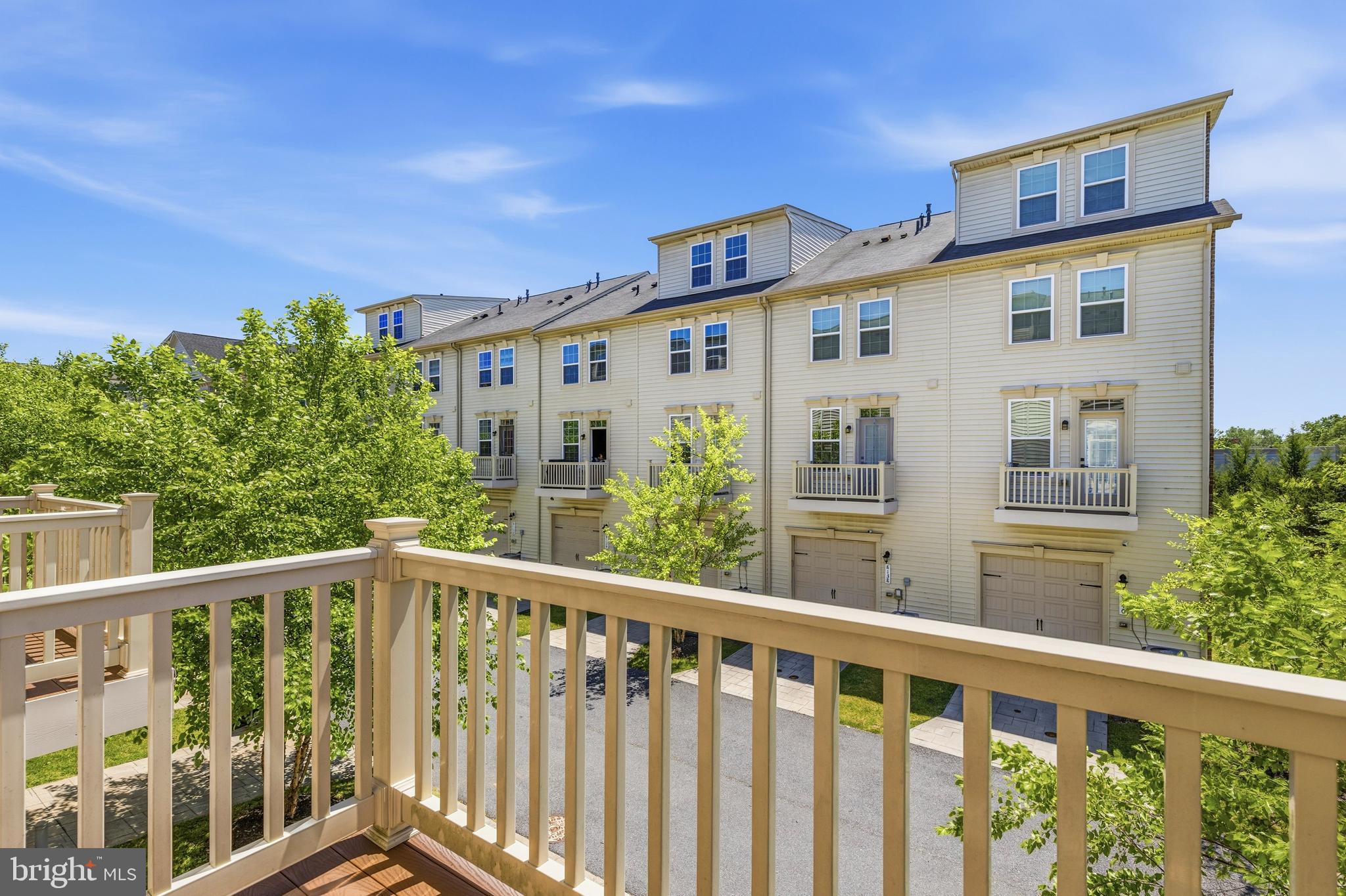 GREENBELT STATION - Residential