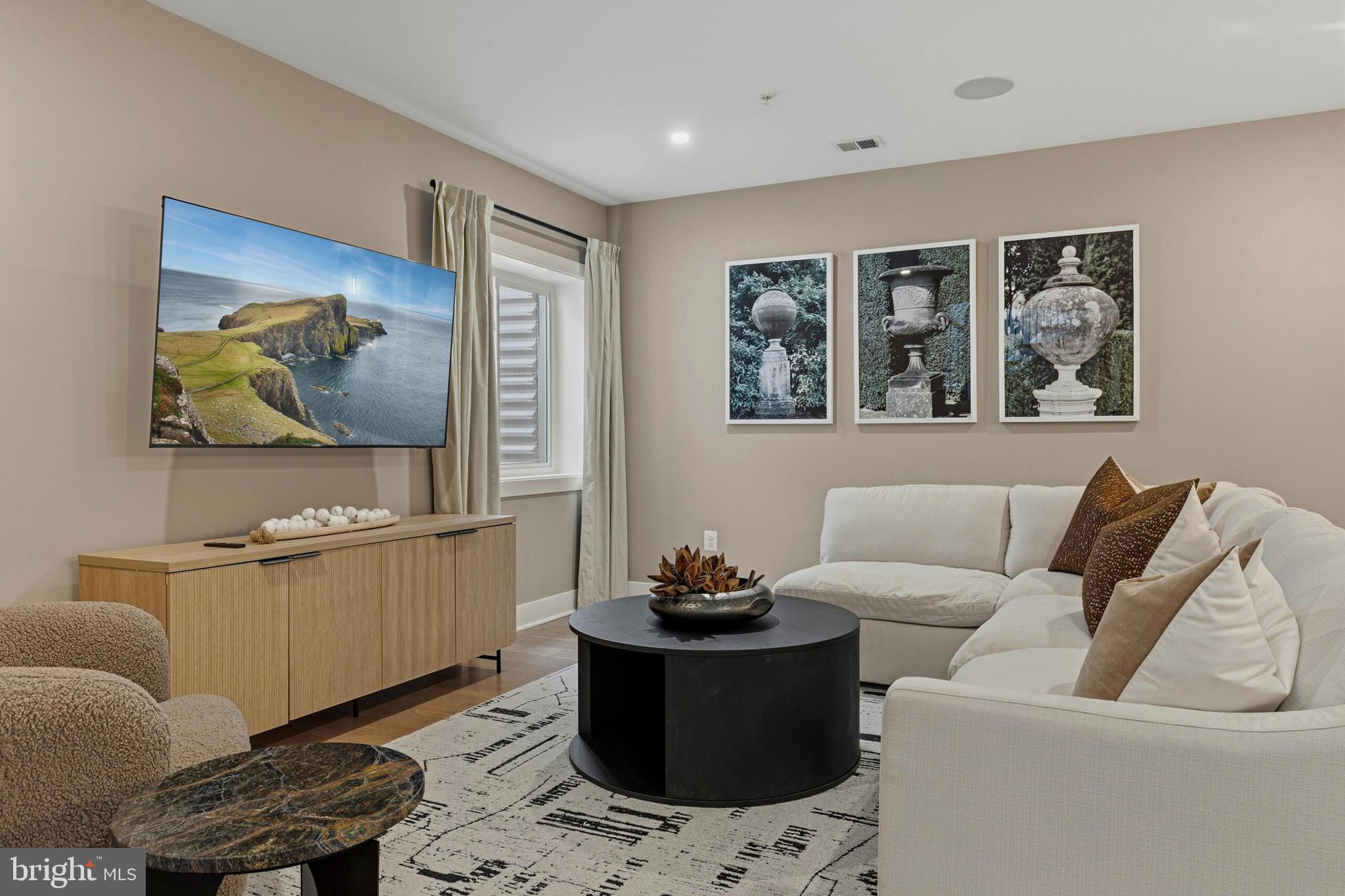 STRATHMORE VIEW - Residential