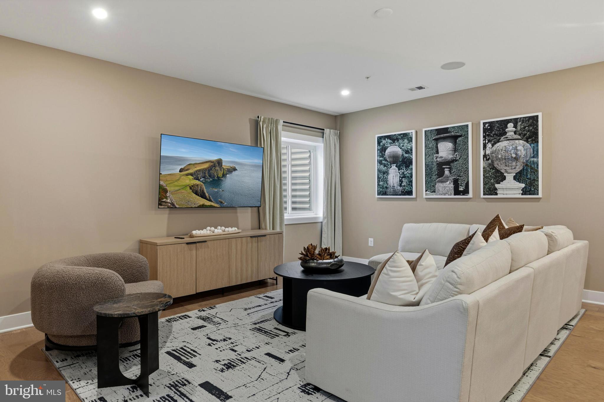 STRATHMORE VIEW - Residential
