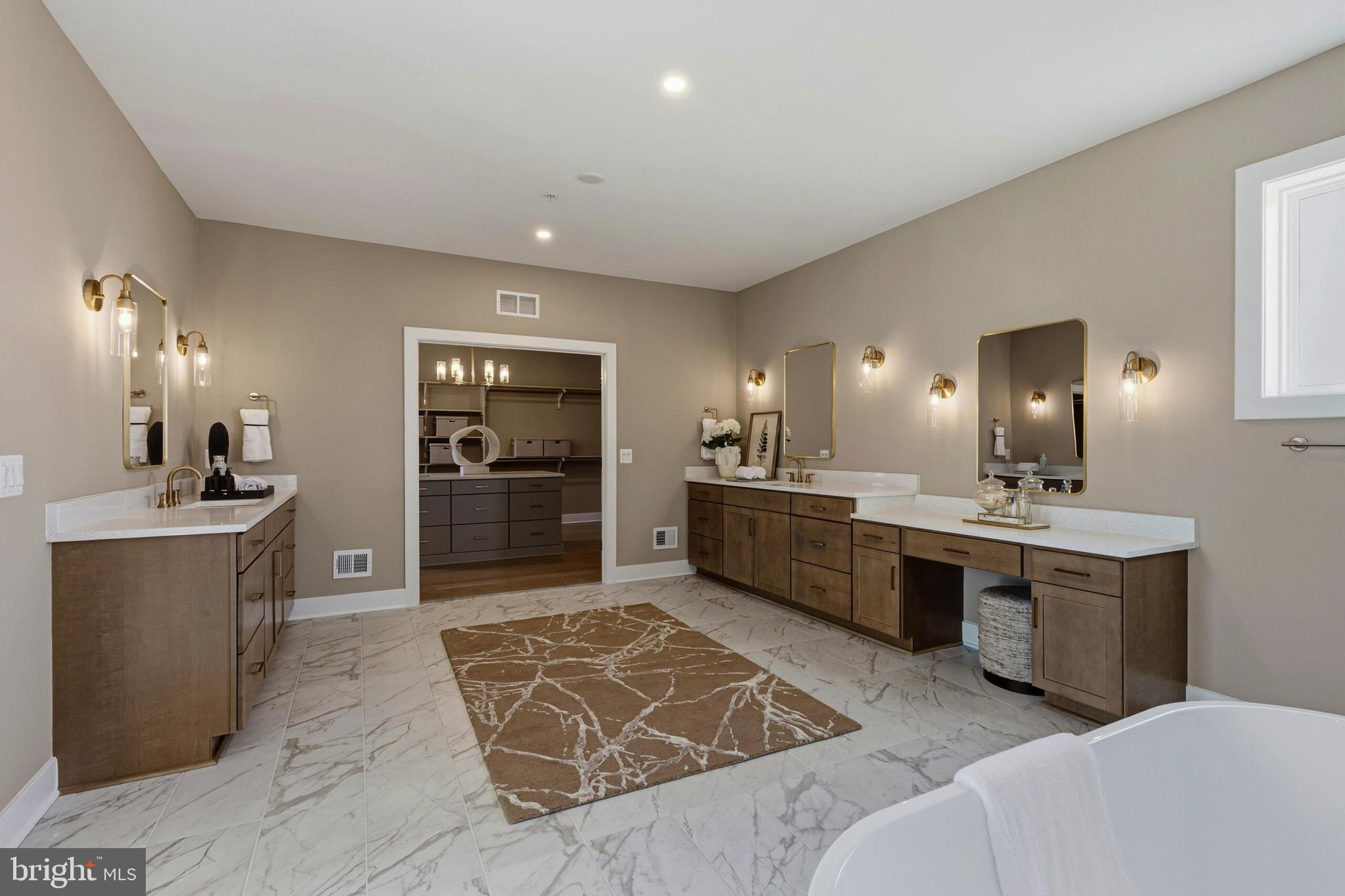 STRATHMORE VIEW - Residential
