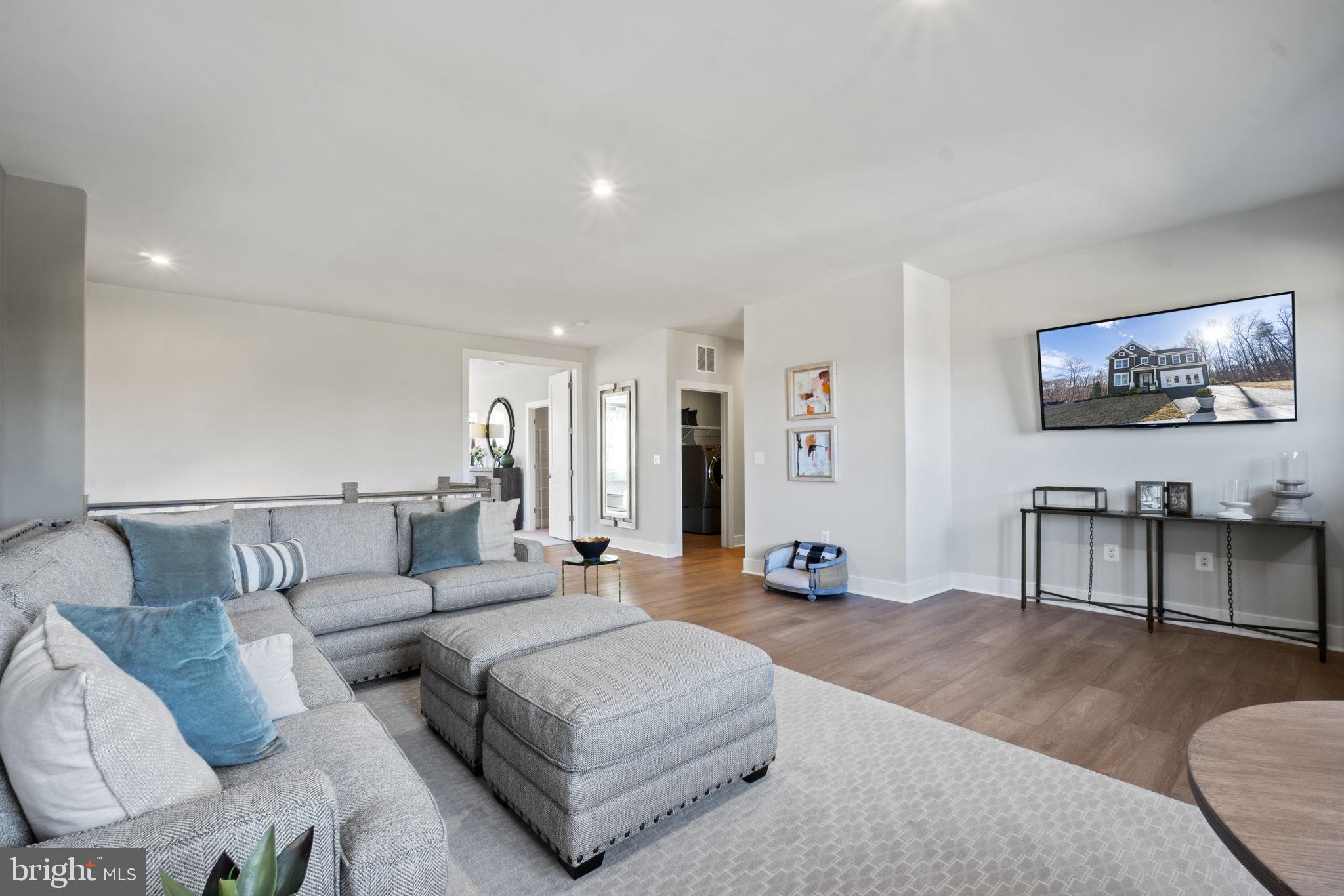 WHITE OAKS FARM - Residential