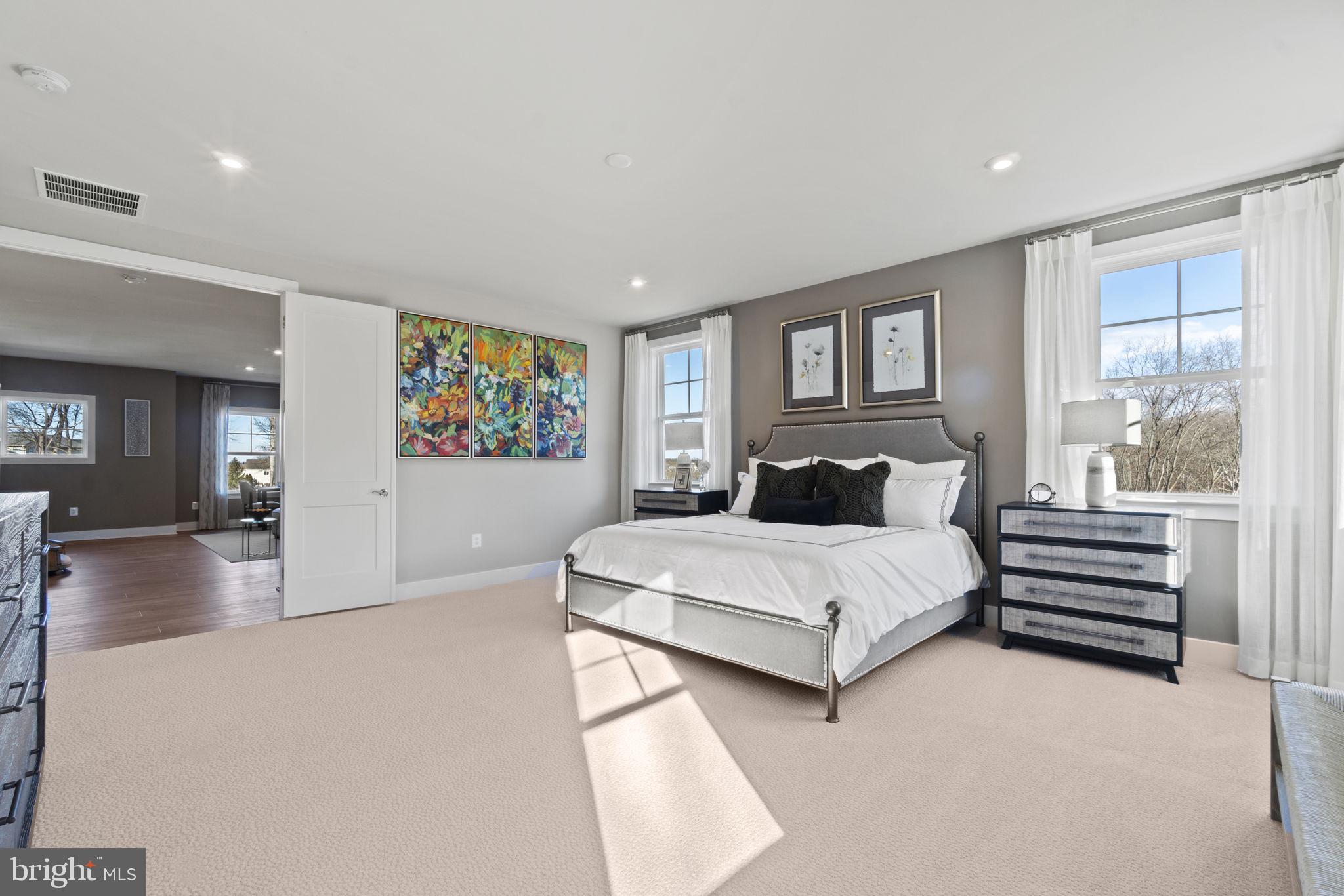 WHITE OAKS FARM - Residential