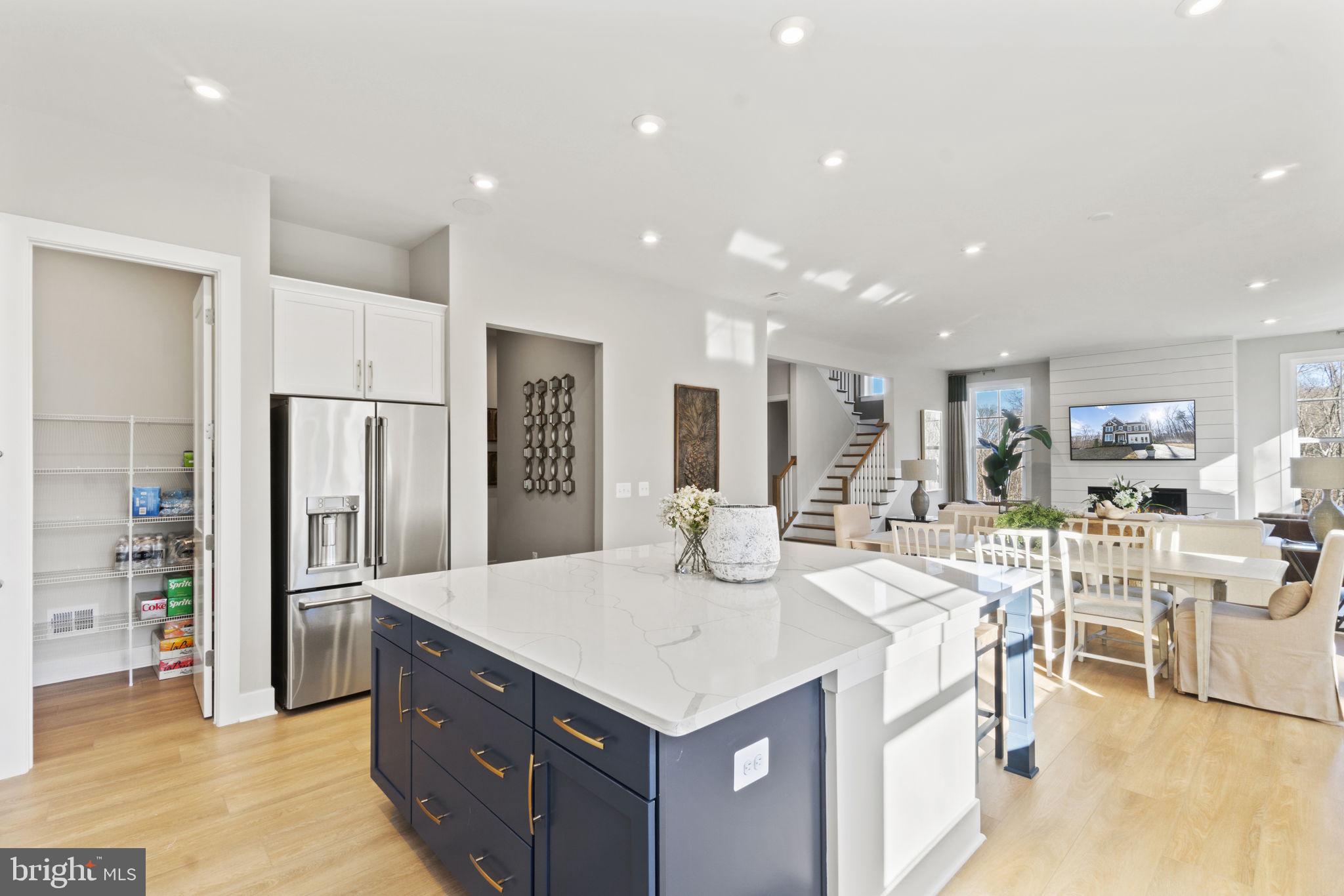 WHITE OAKS FARM - Residential