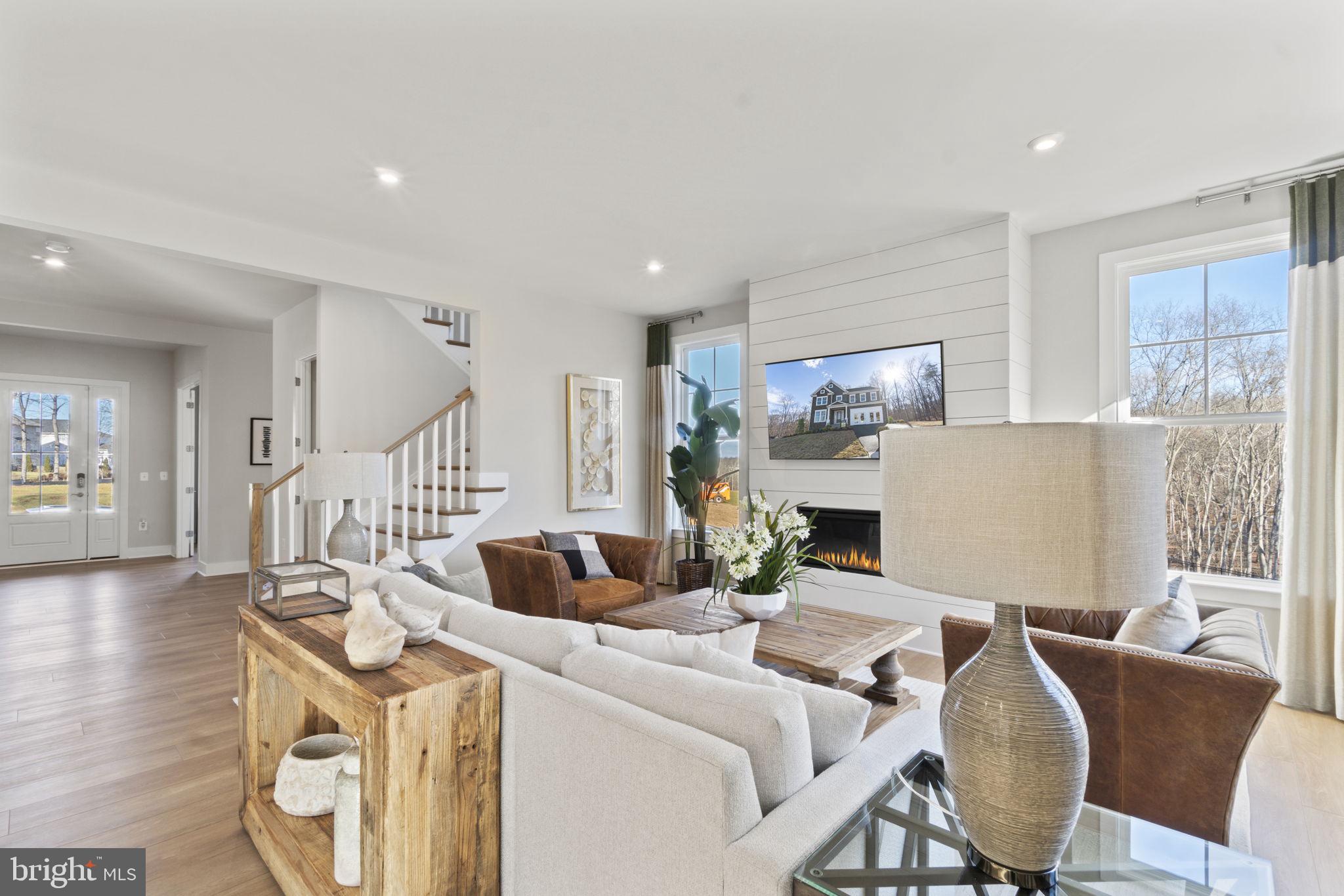 WHITE OAKS FARM - Residential