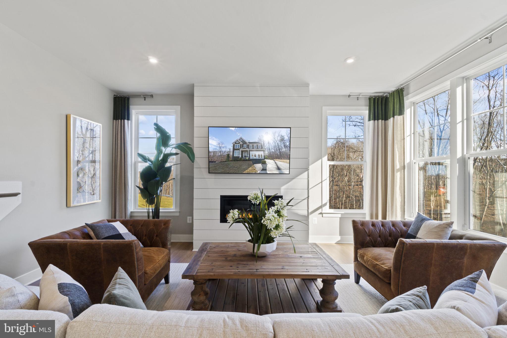WHITE OAKS FARM - Residential