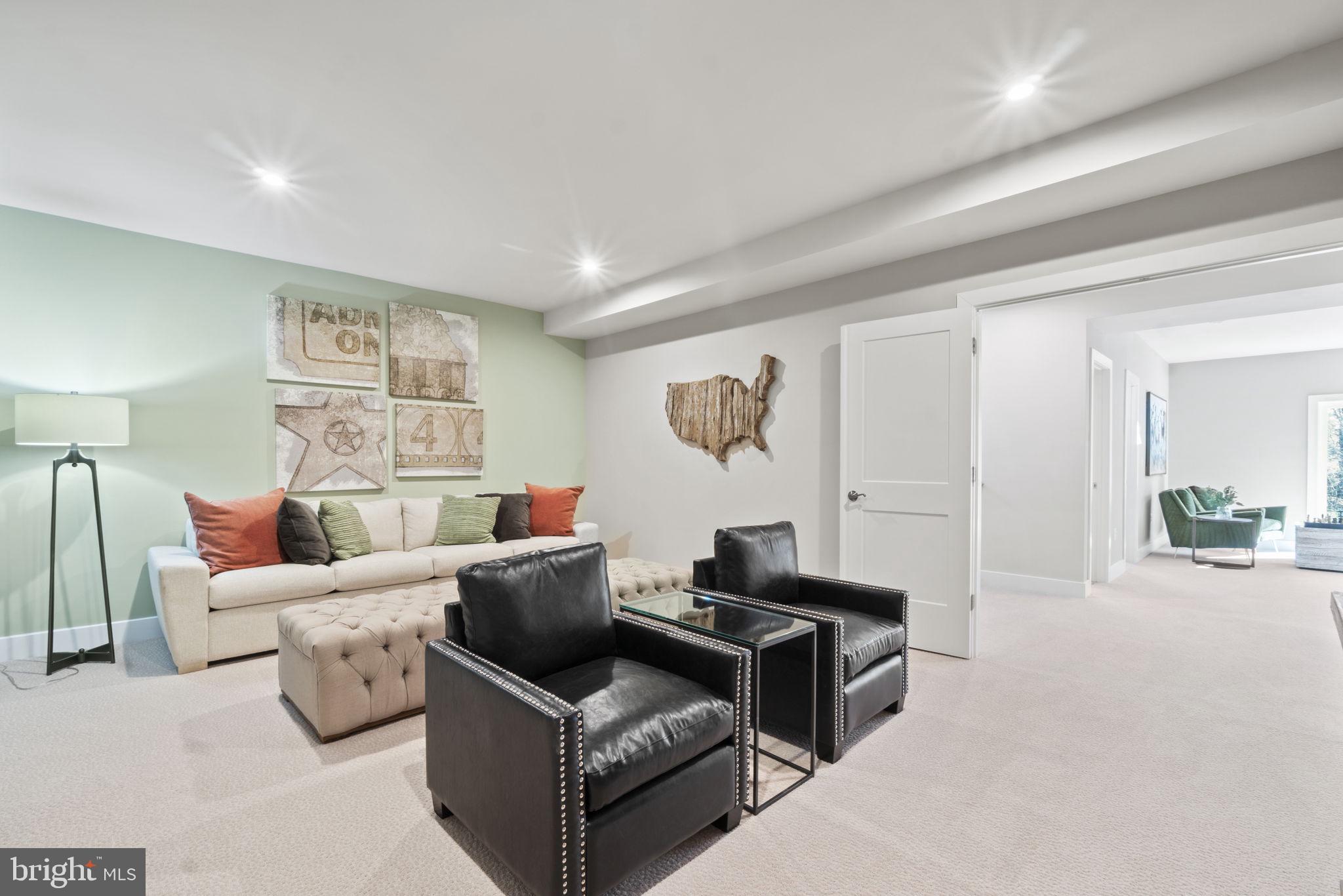 WHITE OAKS FARM - Residential