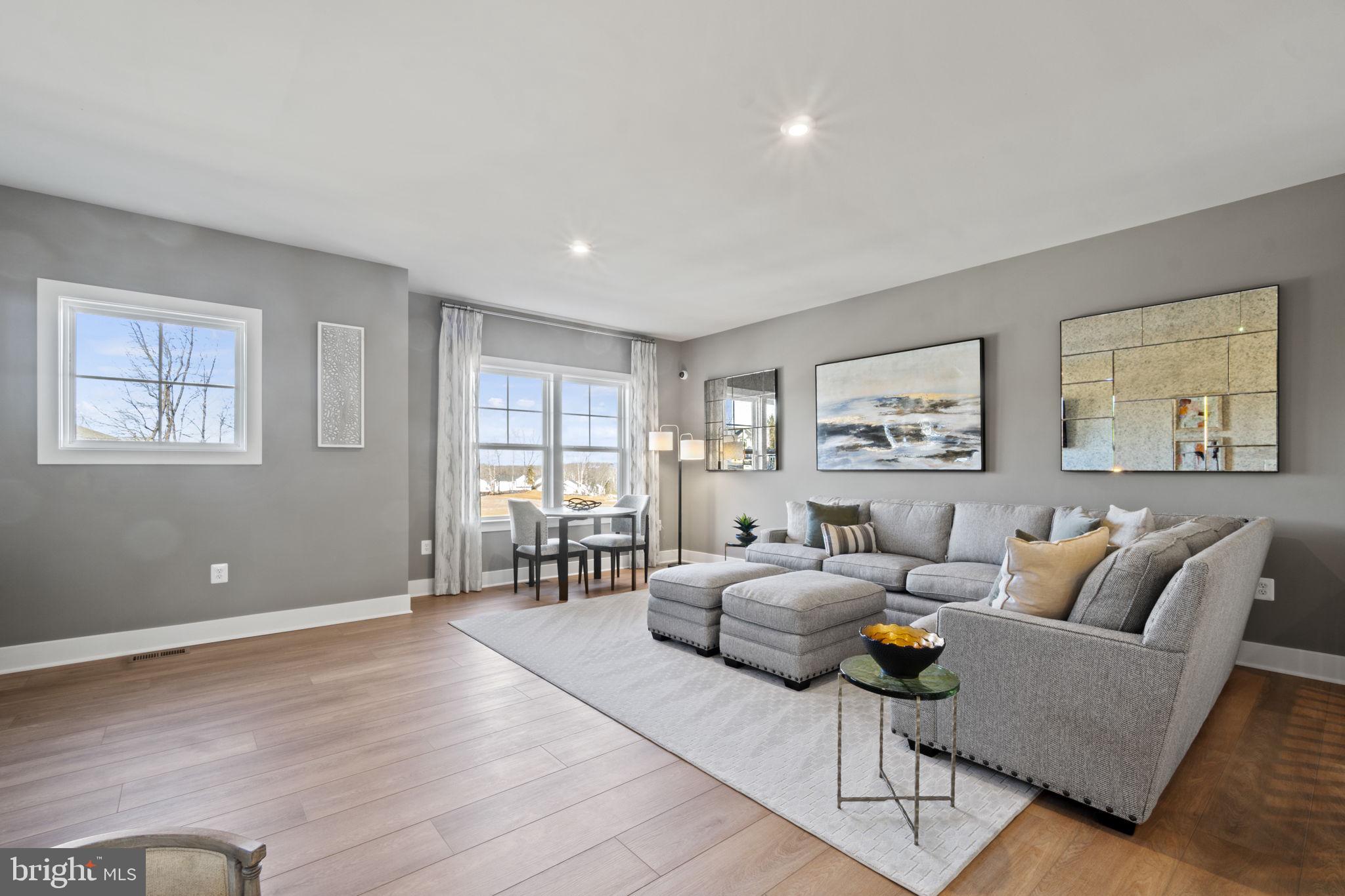 WHITE OAKS FARM - Residential