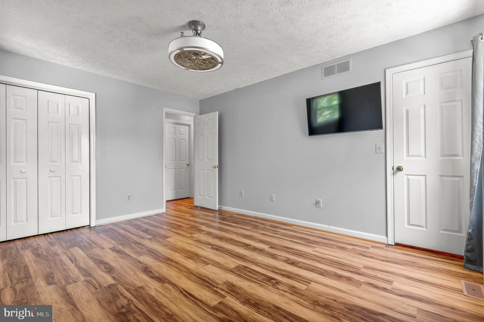 BROCK BRIDGE ESTATES - Residential