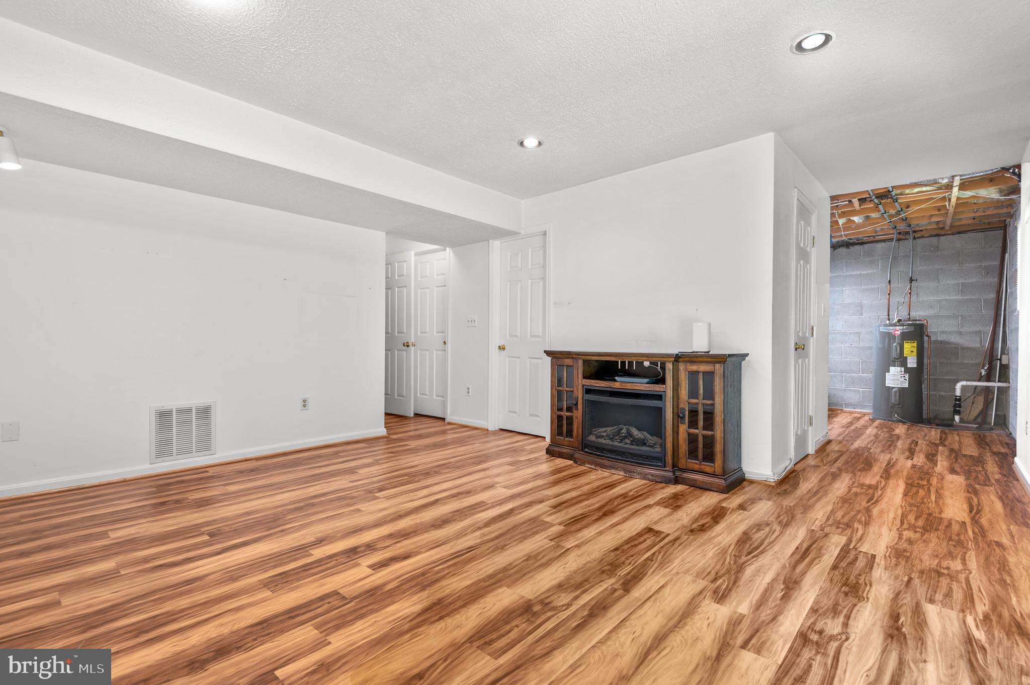BROCK BRIDGE ESTATES - Residential