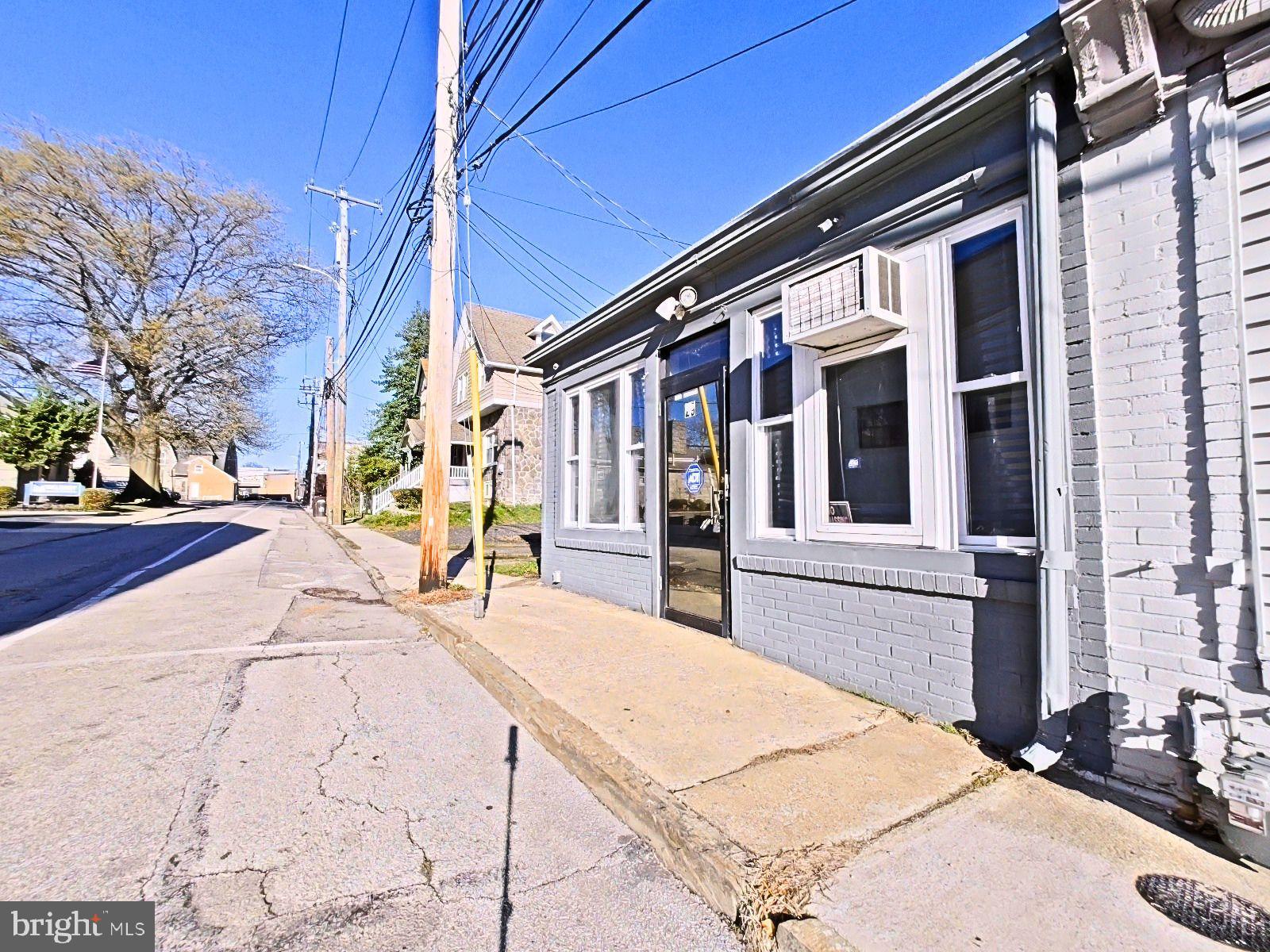 LANSDOWNE - Commercial Sale