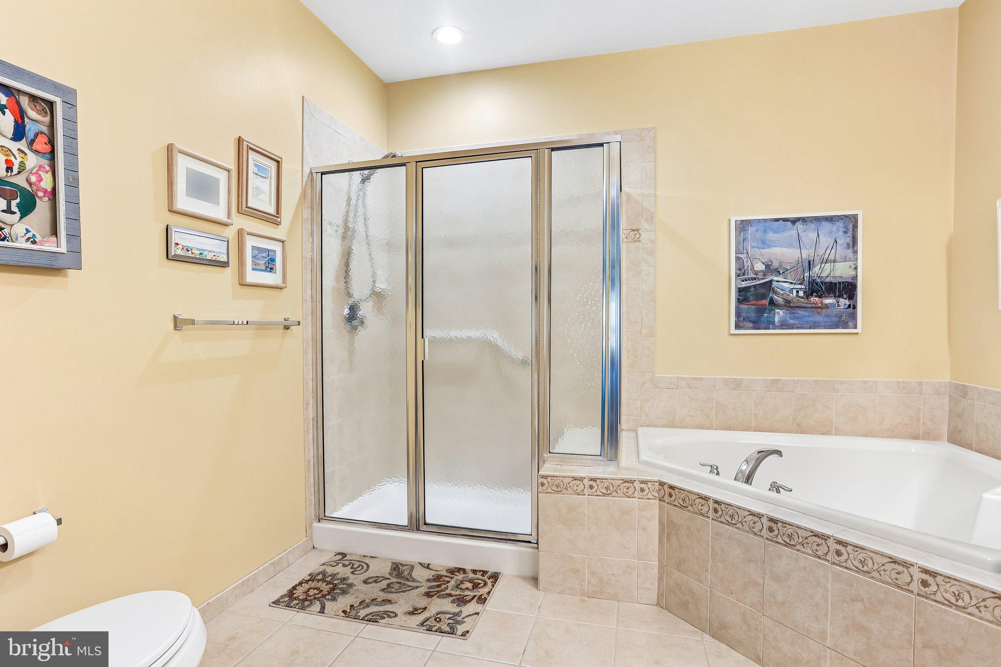 MERIDIAN VALLEY SQ - Residential