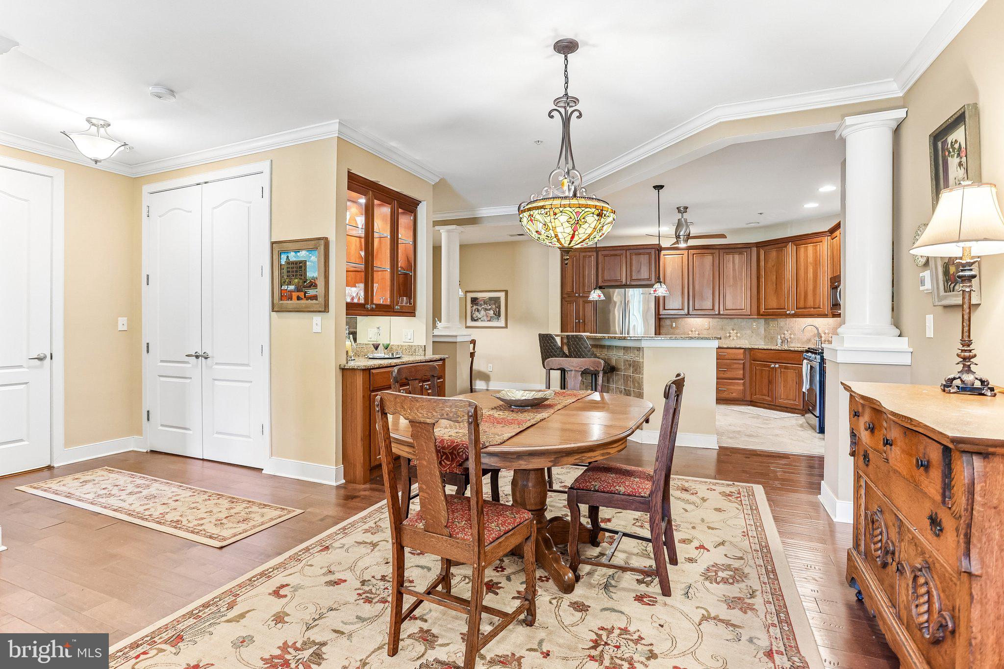 MERIDIAN VALLEY SQ - Residential