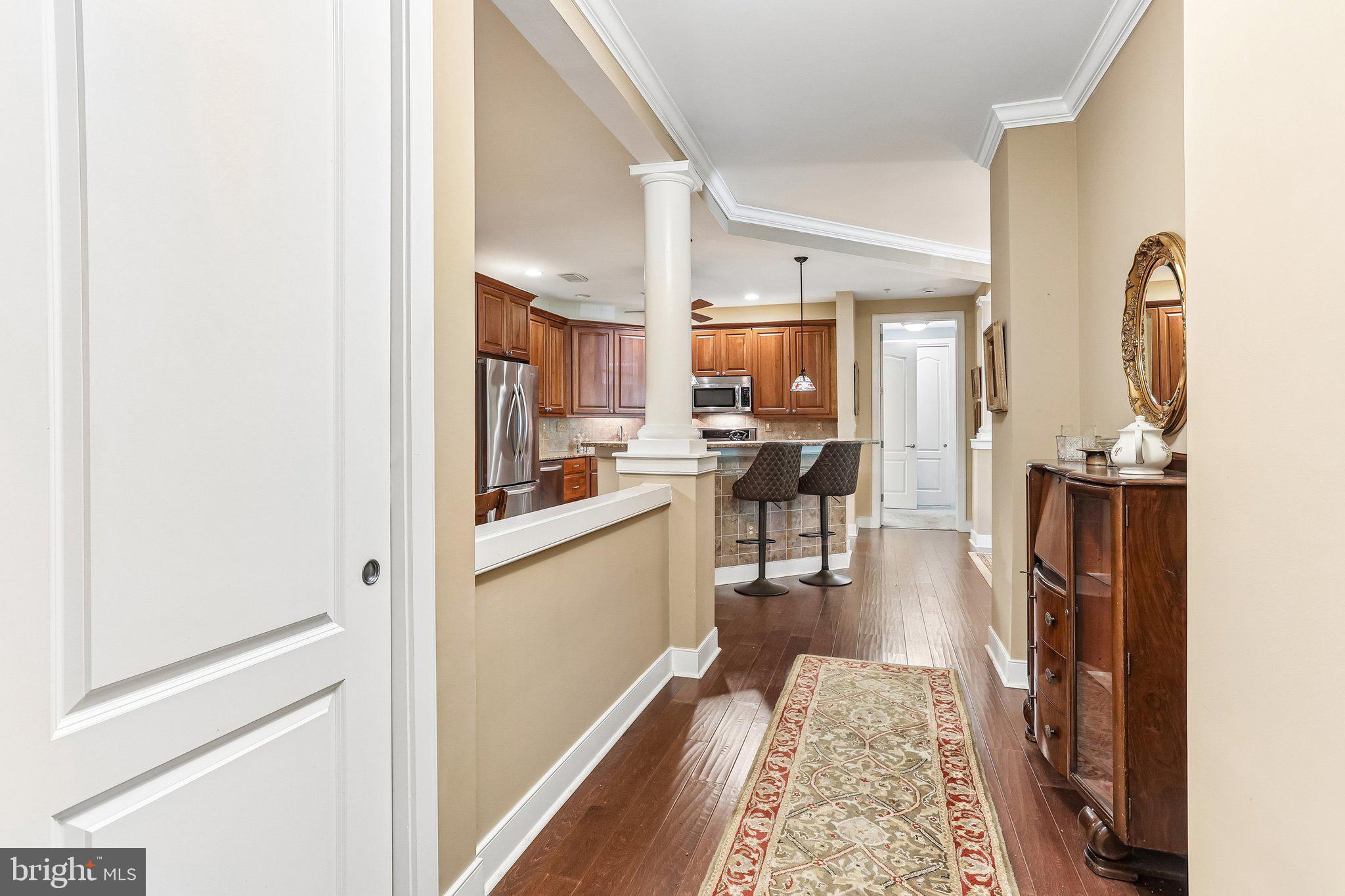 MERIDIAN VALLEY SQ - Residential