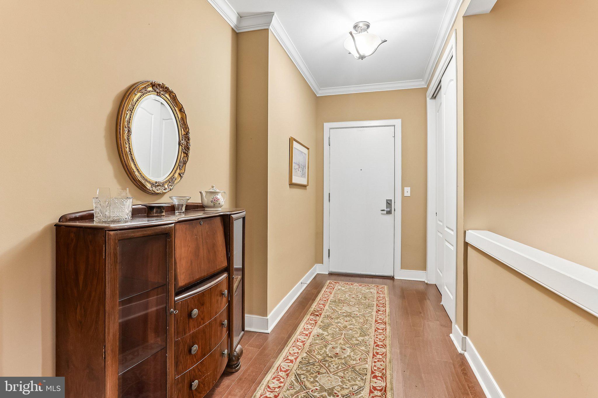 MERIDIAN VALLEY SQ - Residential