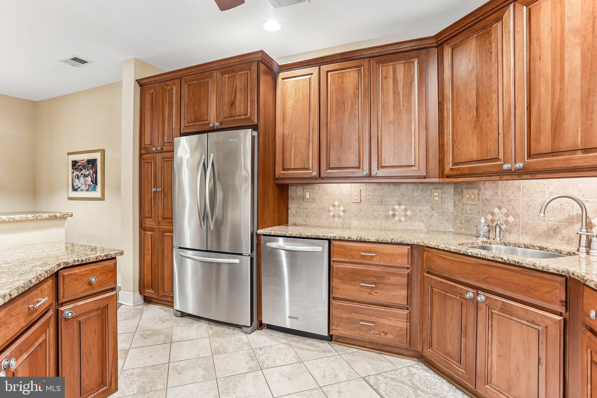 MERIDIAN VALLEY SQ - Residential