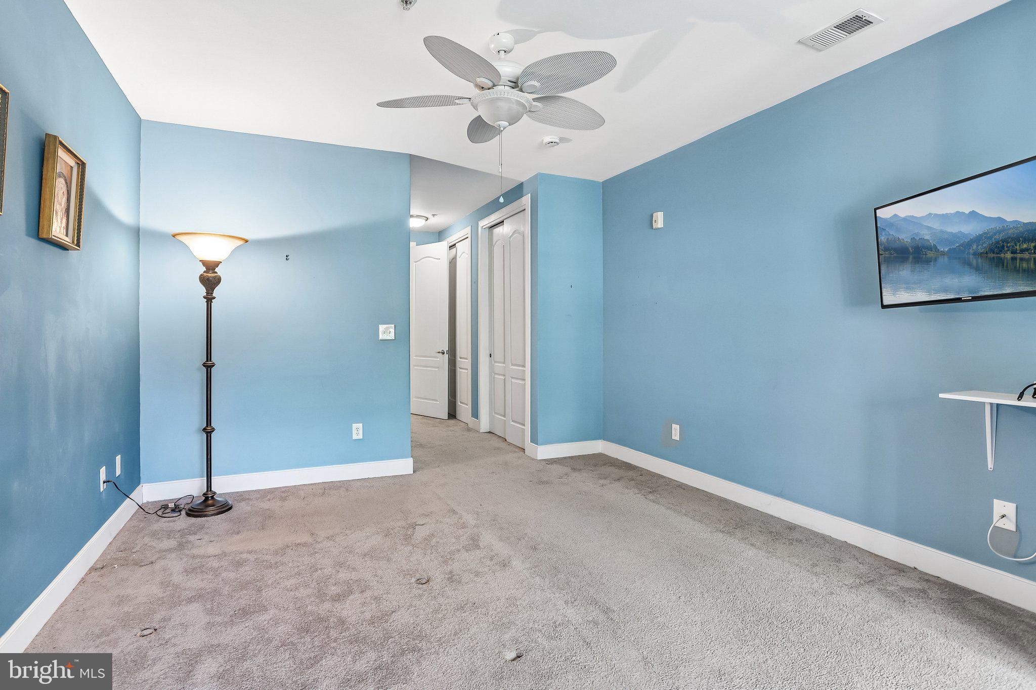 MERIDIAN VALLEY SQ - Residential
