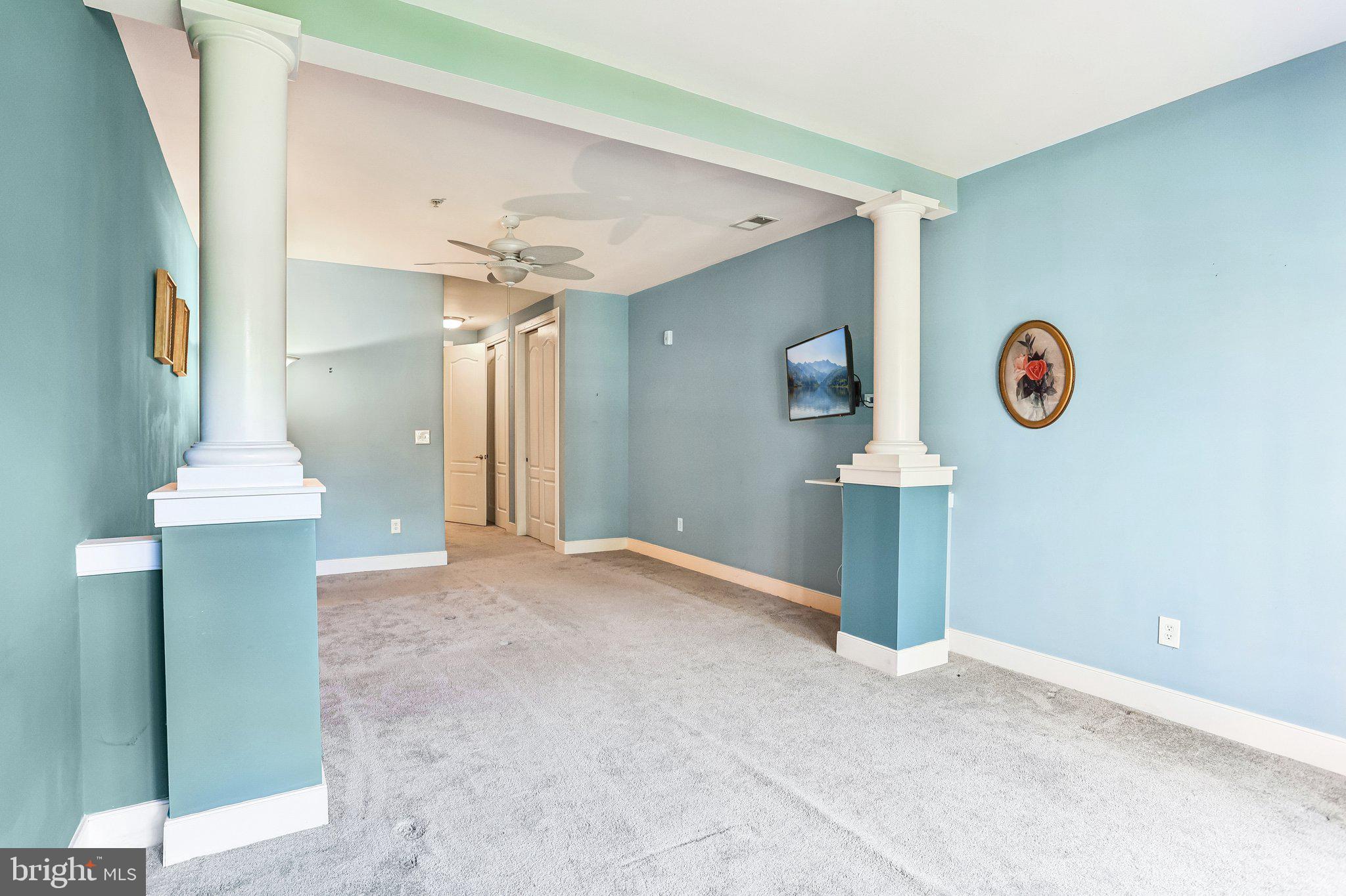 MERIDIAN VALLEY SQ - Residential