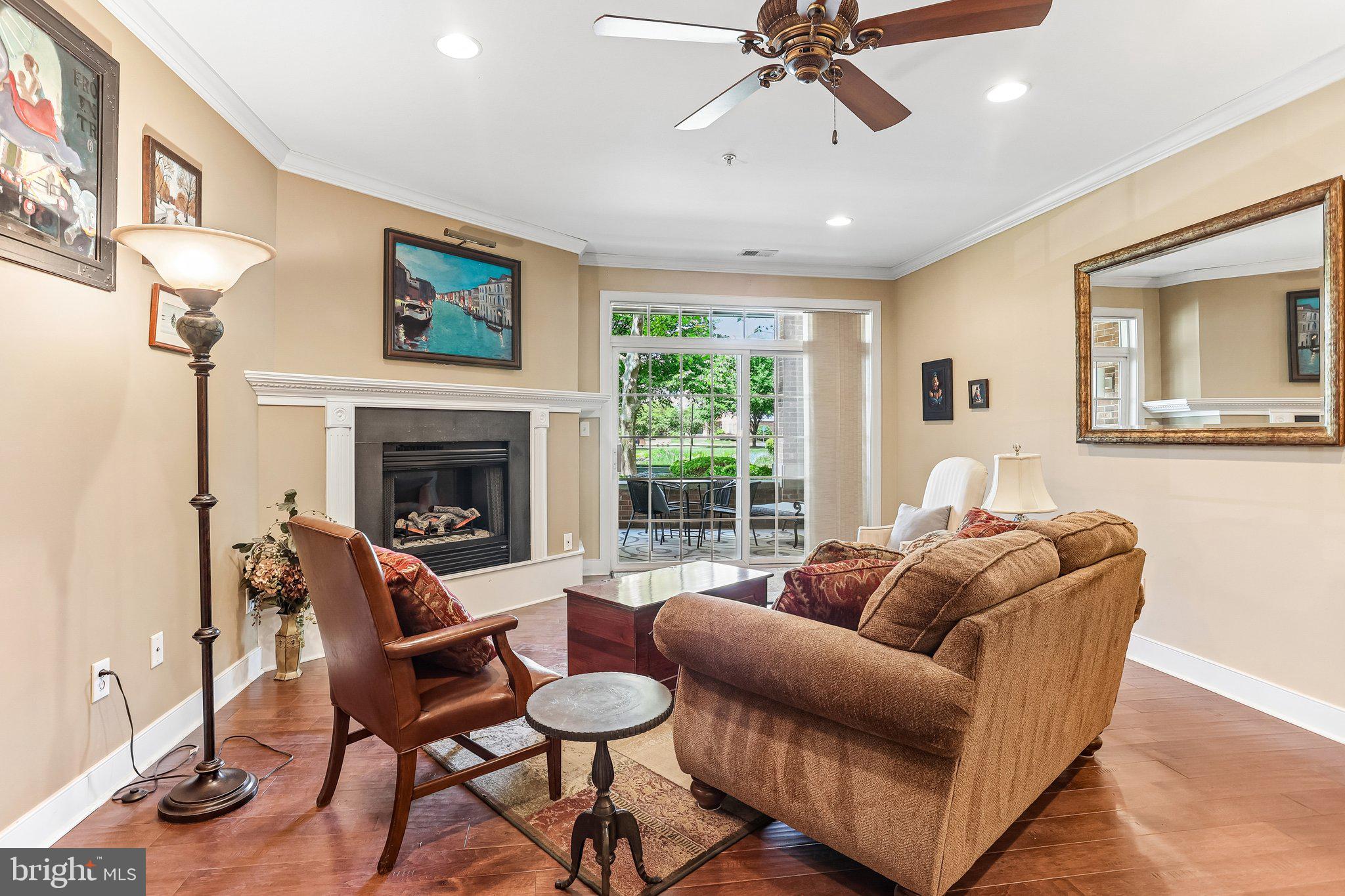 MERIDIAN VALLEY SQ - Residential