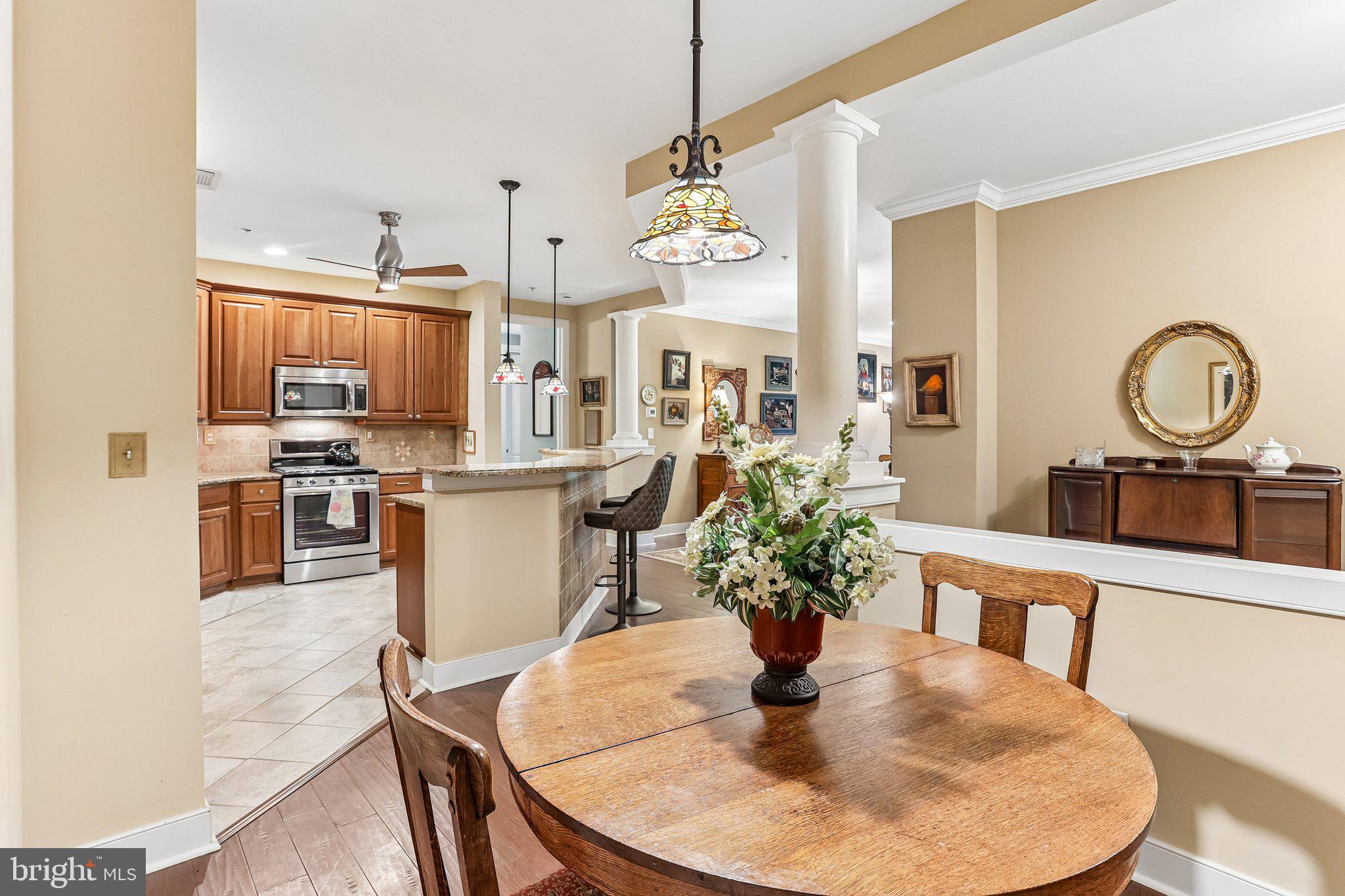 MERIDIAN VALLEY SQ - Residential