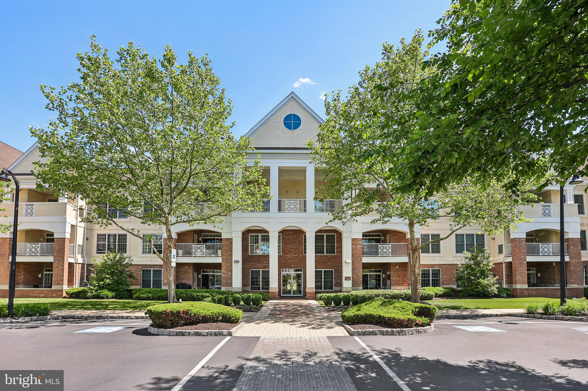 MERIDIAN VALLEY SQ - Residential