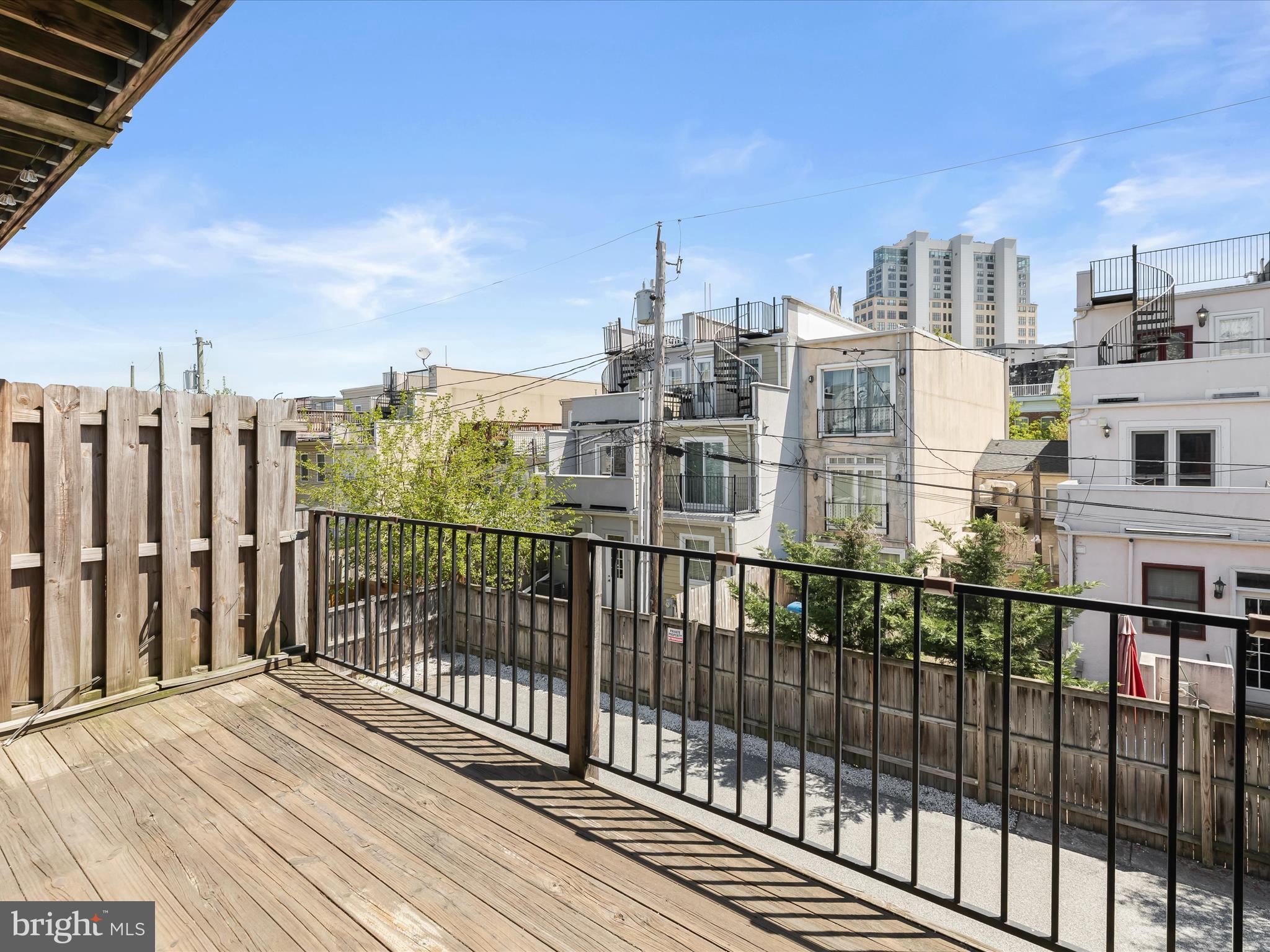 LOCUST POINT - Residential
