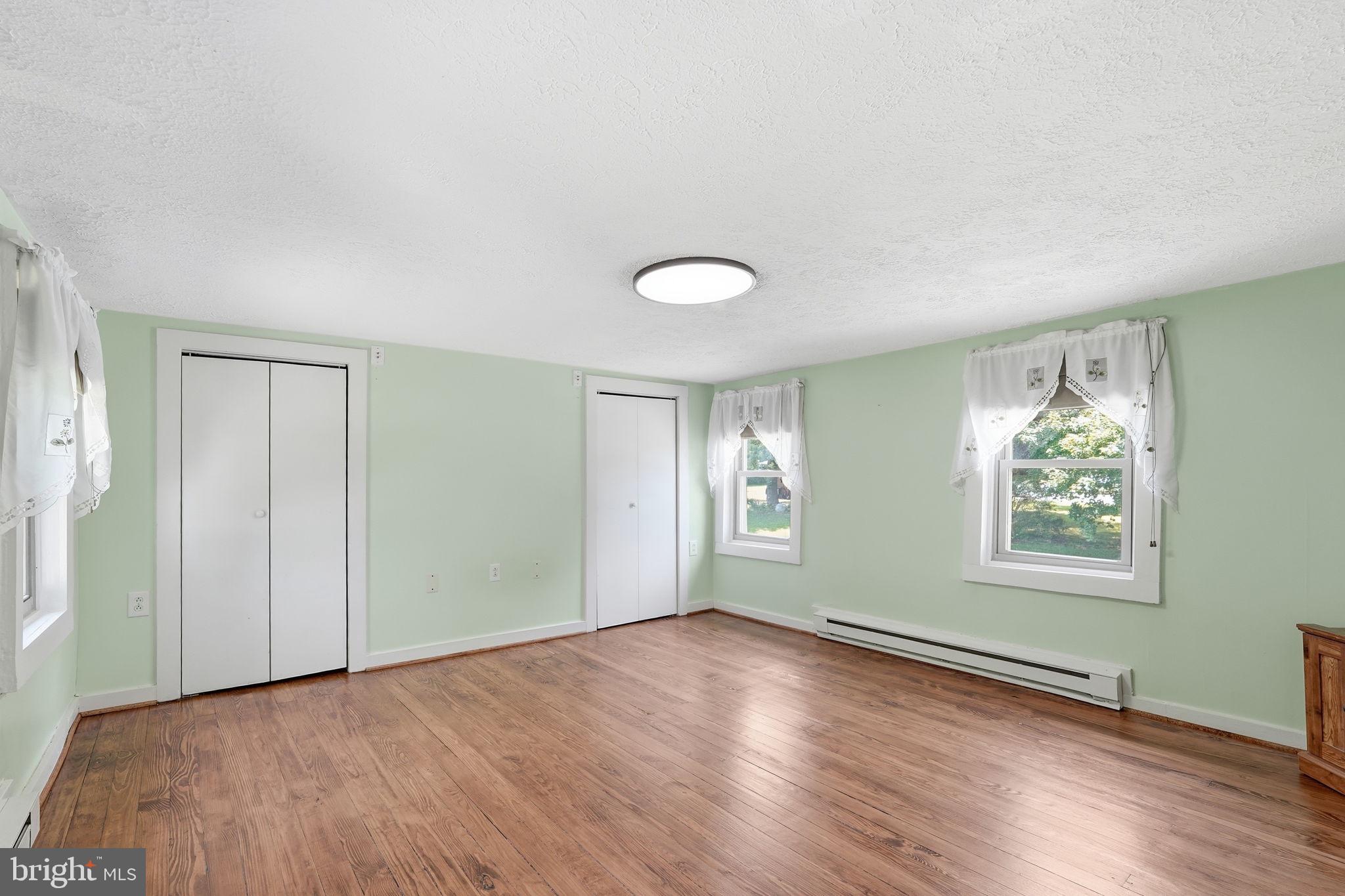 MOUNTAINDALE - Residential
