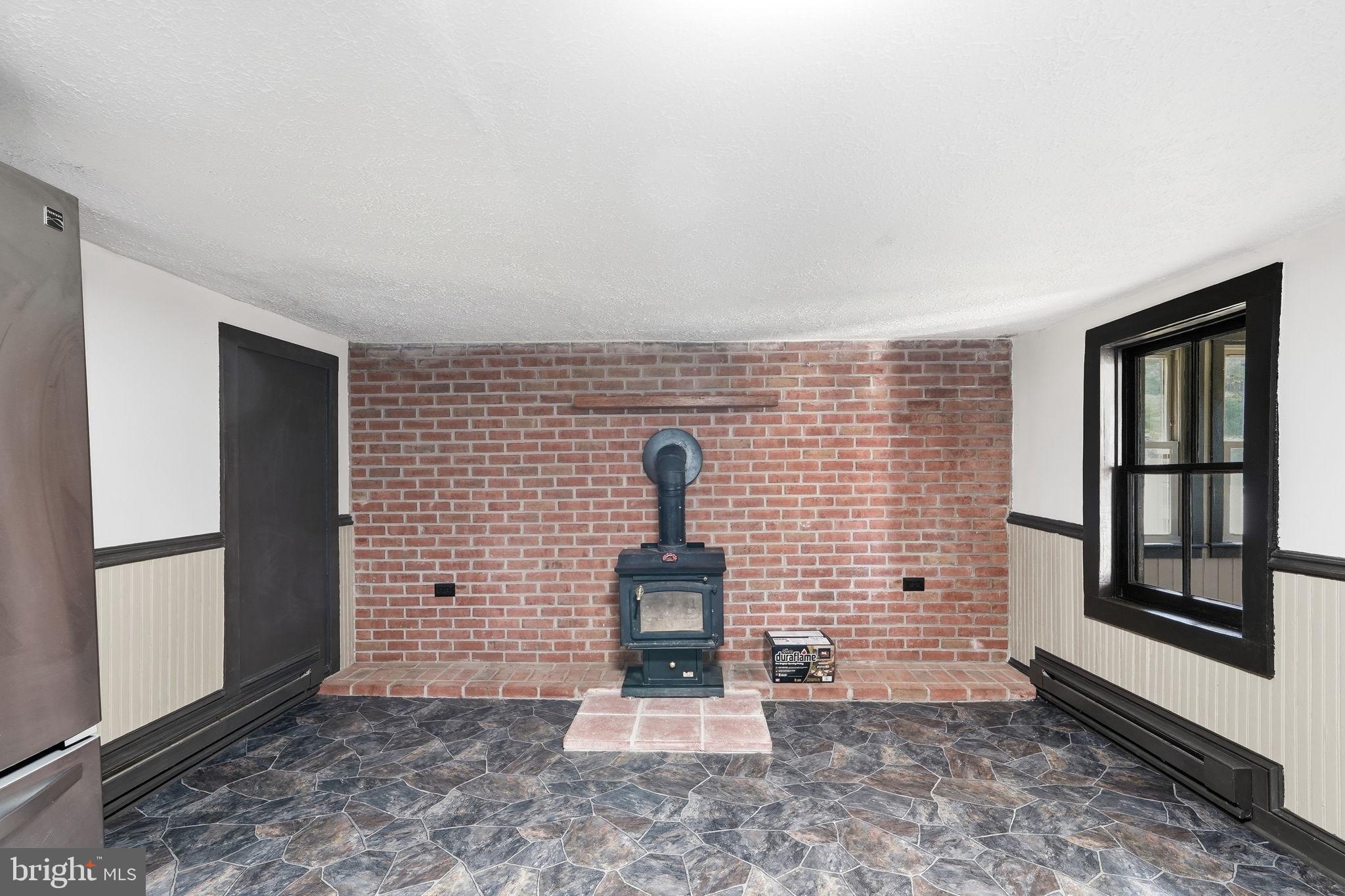 MOUNTAINDALE - Residential