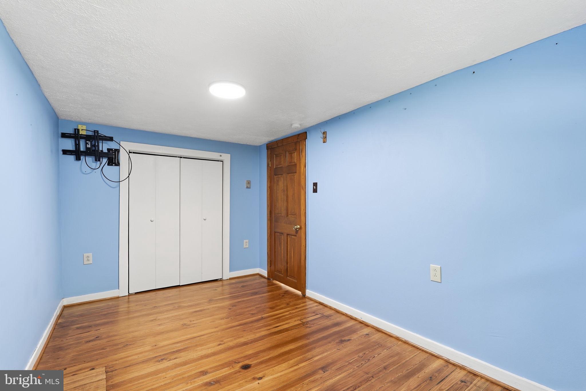 MOUNTAINDALE - Residential