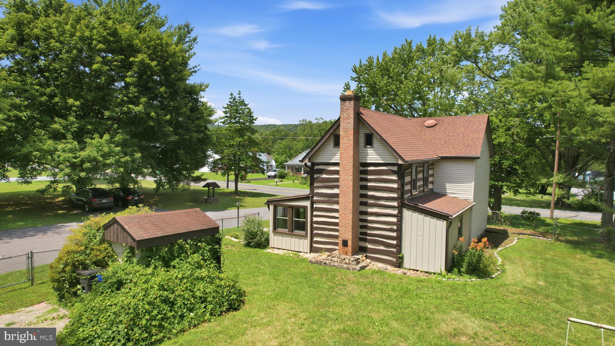 MOUNTAINDALE - Residential