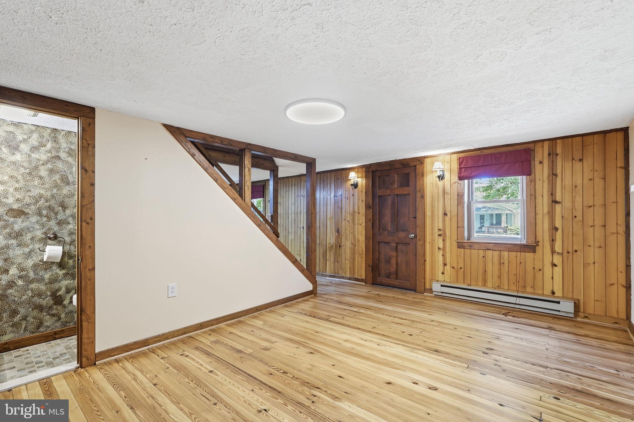 MOUNTAINDALE - Residential