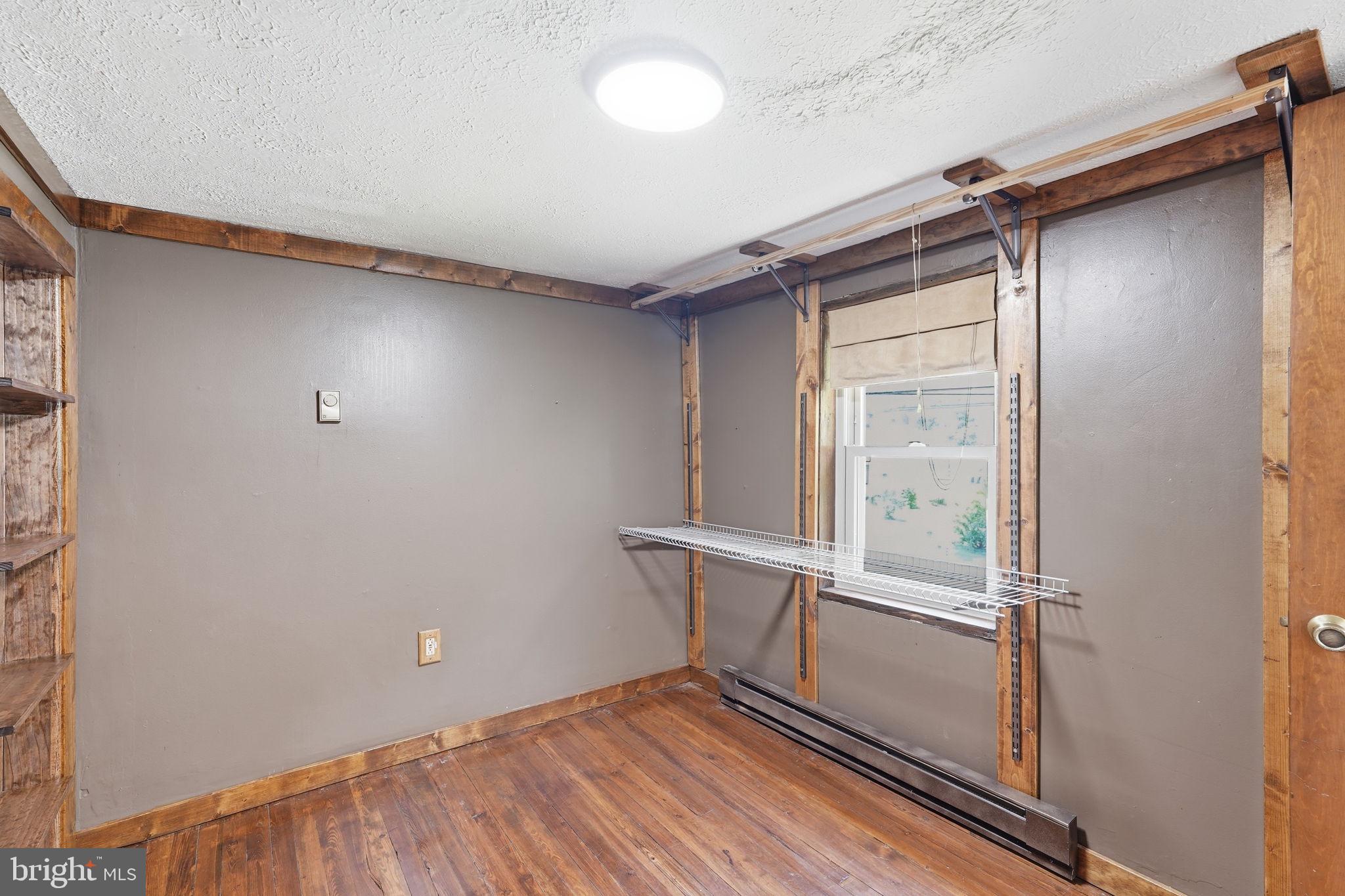 MOUNTAINDALE - Residential