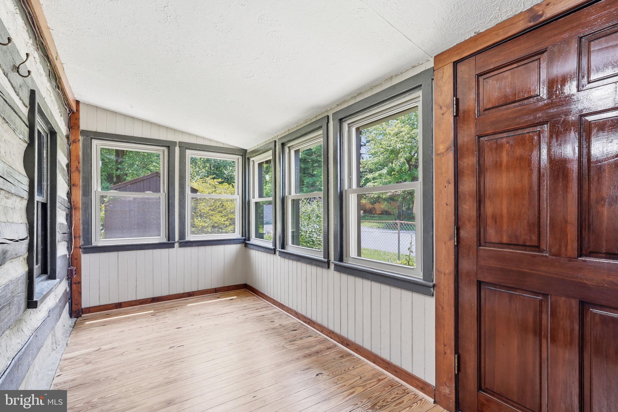 MOUNTAINDALE - Residential