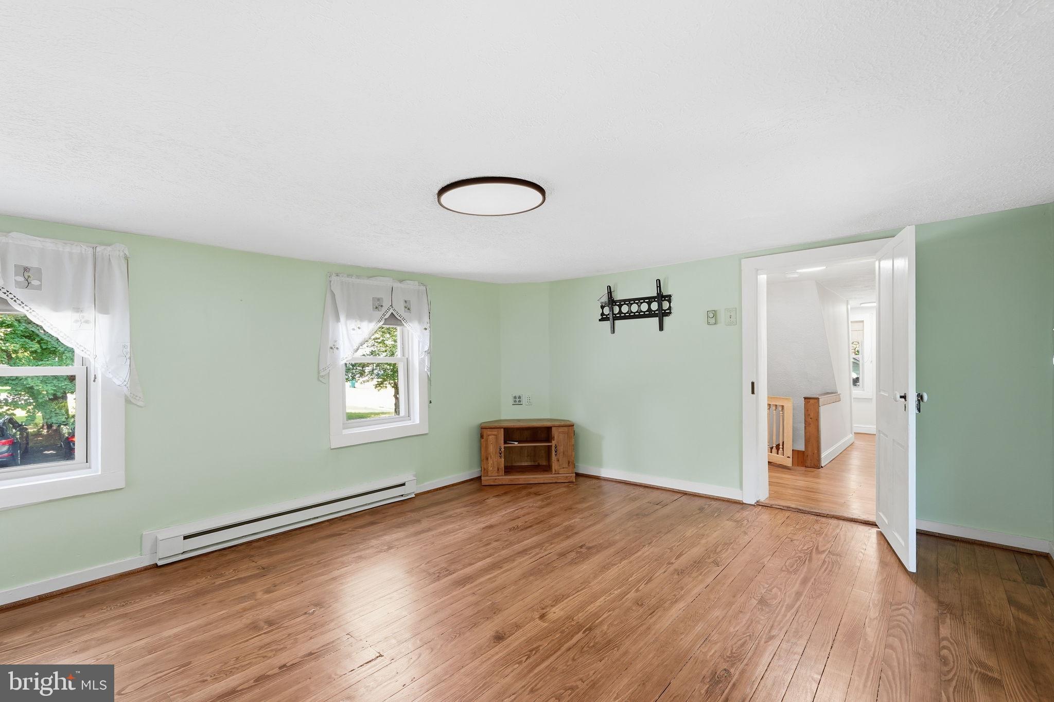 MOUNTAINDALE - Residential