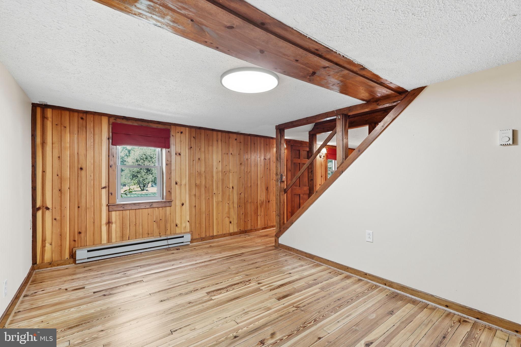 MOUNTAINDALE - Residential